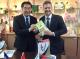 市長致贈芒果乾予加拿大駐臺北貿易辦事處芮喬安代表
