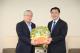 0828市長致贈文旦禮盒予日本自民黨參議員訪問團