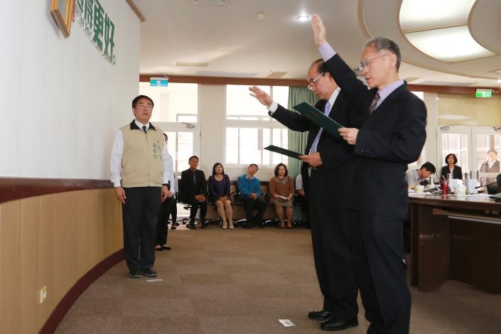 南市府秘書、法制首長上任 黃偉哲期勉發揮所長 服務市民