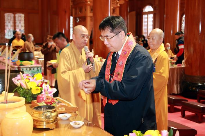 市長參與中國佛教會舉辦的消弭武漢肺炎祈福大法會
