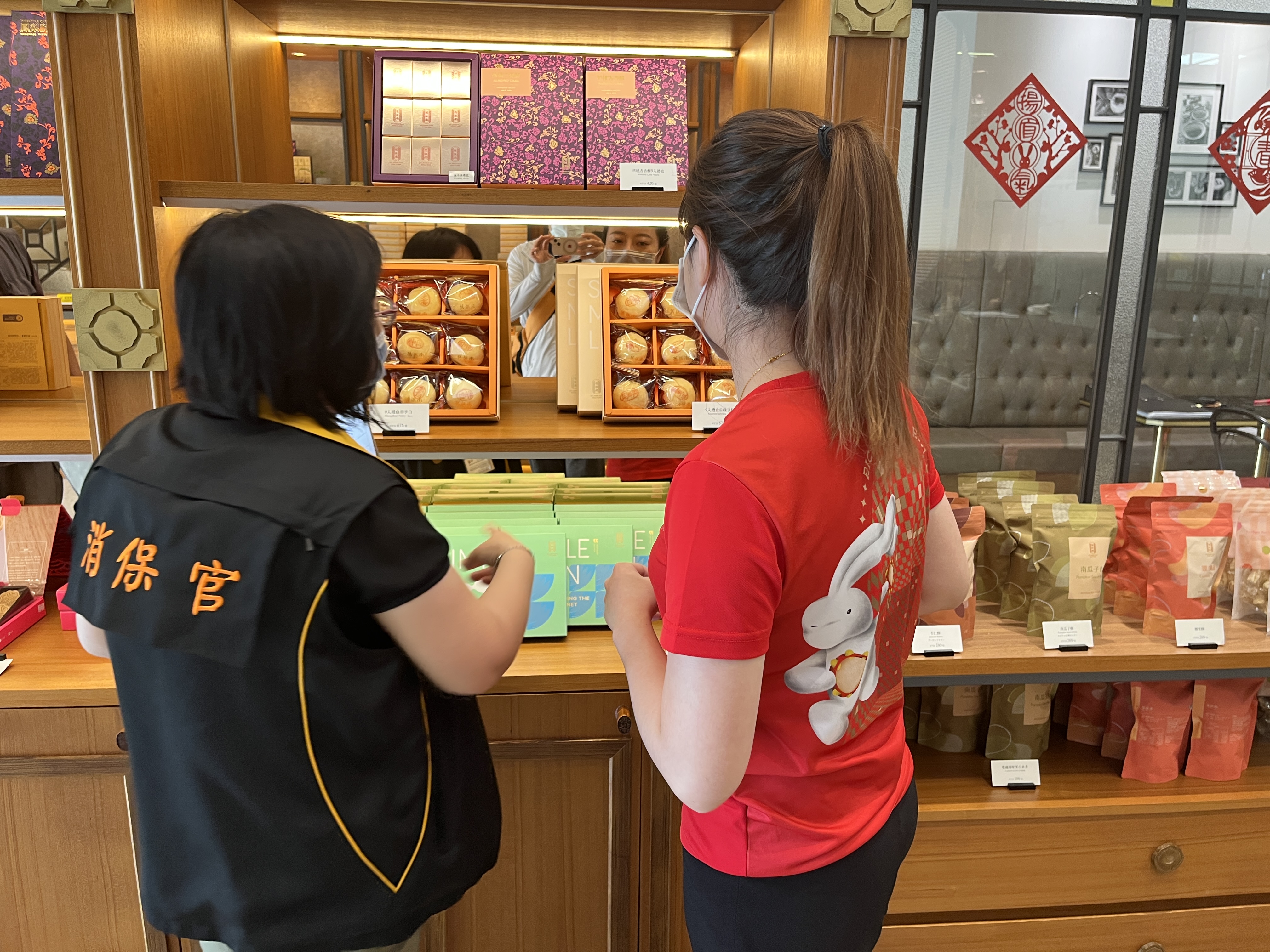 臺南訪查中秋食品價格及安全  蛋黃酥漲約百分之7至15幅度較高