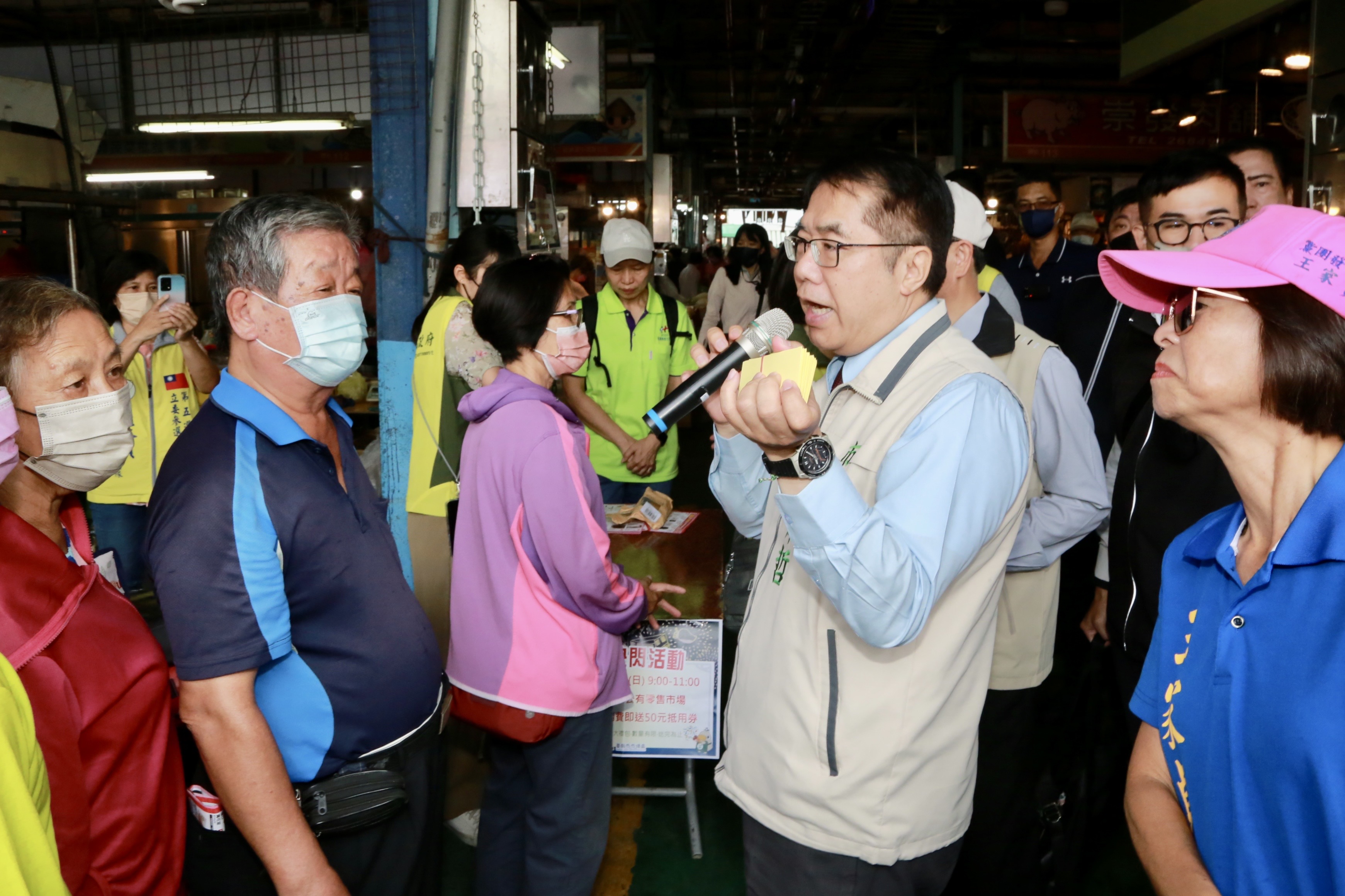 崇德公有零售市場國慶快閃促銷 黃偉哲：發放國慶日小確幸促進消費