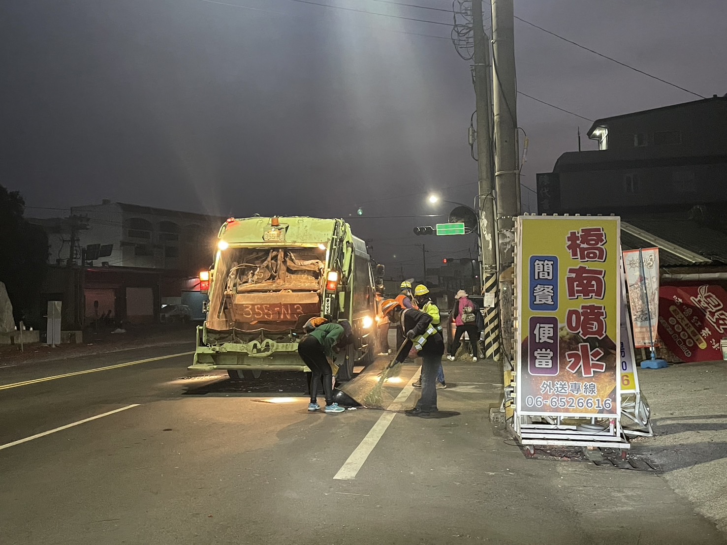 蜂炮煙火落幕迅速恢復市容 清潔隊高效率地方誇讚