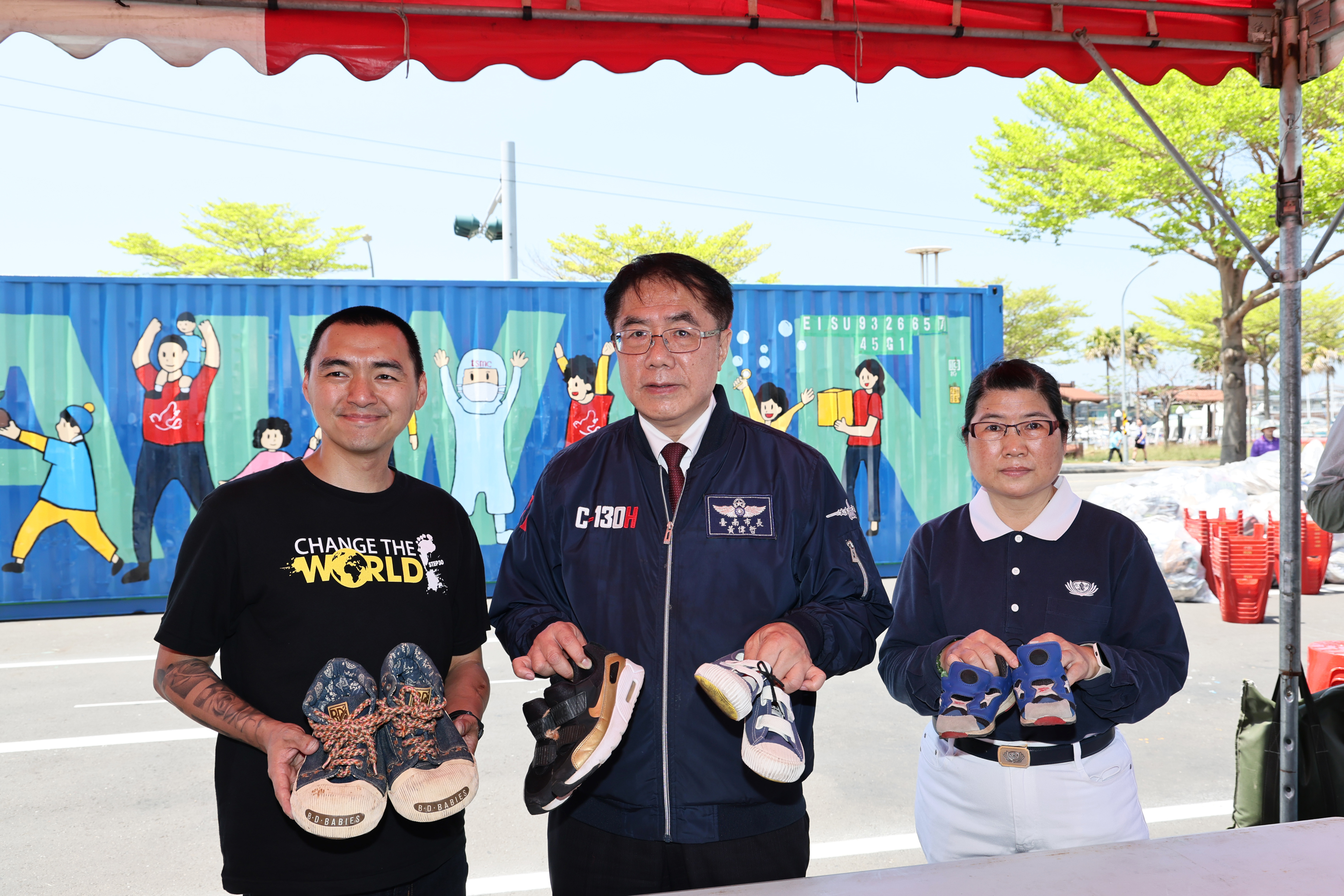 響應「舊鞋救命」募集活動 黃偉哲呼籲市民齊心將愛送往非洲