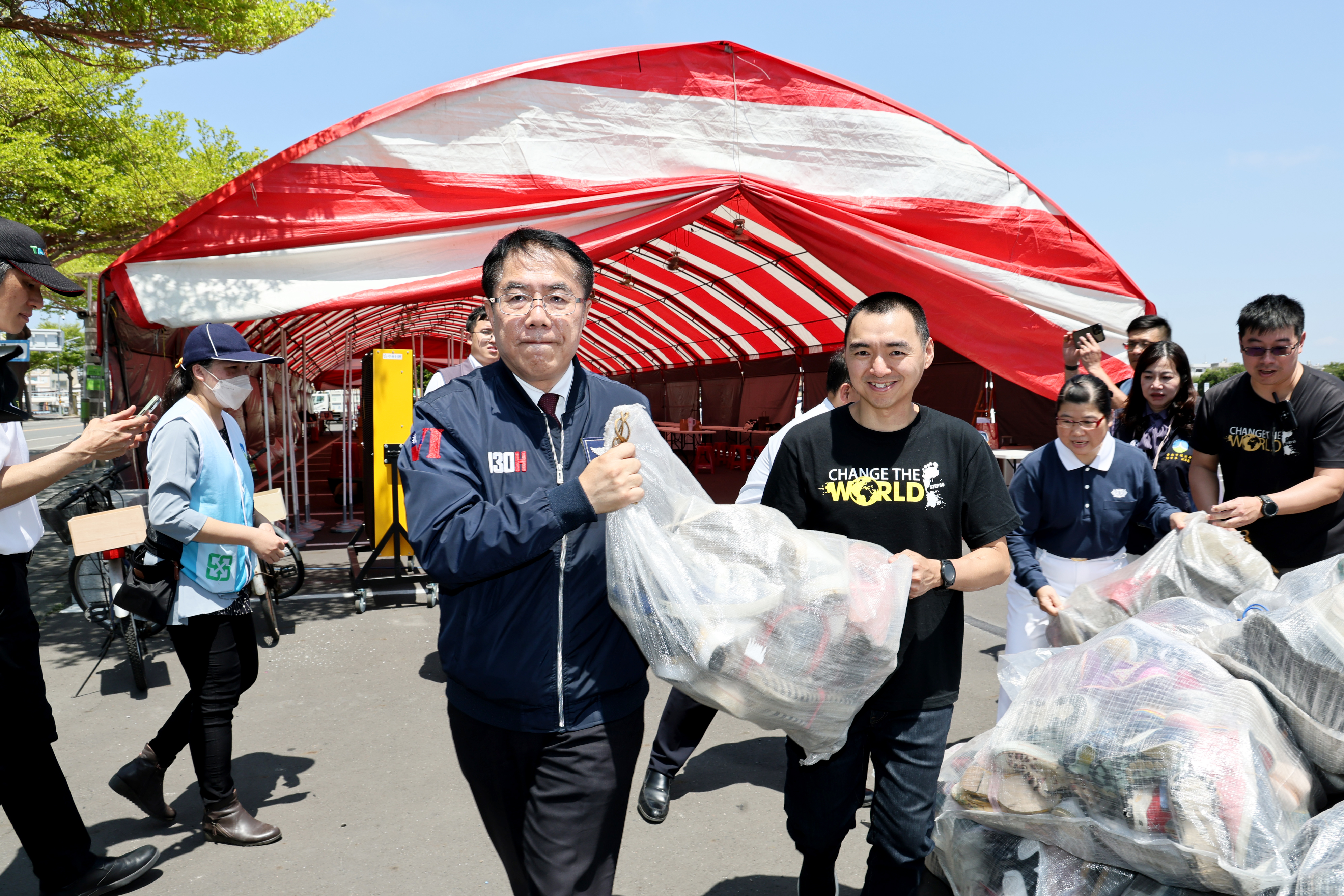 響應「舊鞋救命」募集活動 黃偉哲呼籲市民齊心將愛送往非洲