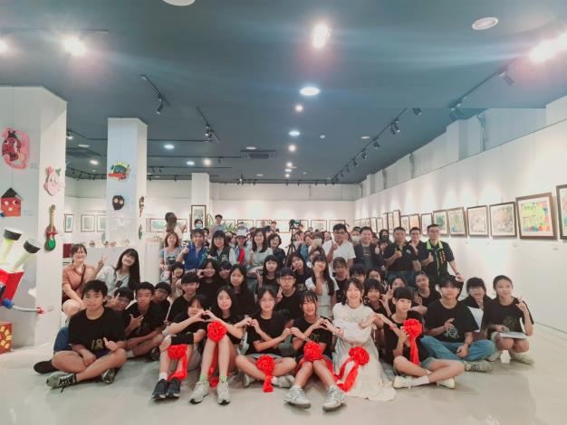 新市區國中小美術藝才班50位畢業生272件作品在新港社地方文化館盛大展出