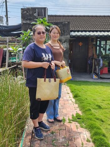 江姿錦編織台味時尚 用「藺」類伴手禮延續西港製蓆記憶