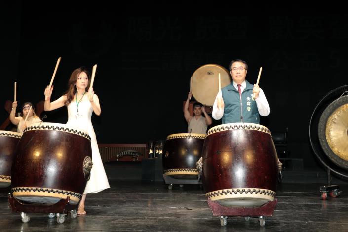 溫馨五月攜手同樂 黃偉哲攜手三三讀書會邀弱勢家庭同遊十鼓文創園區