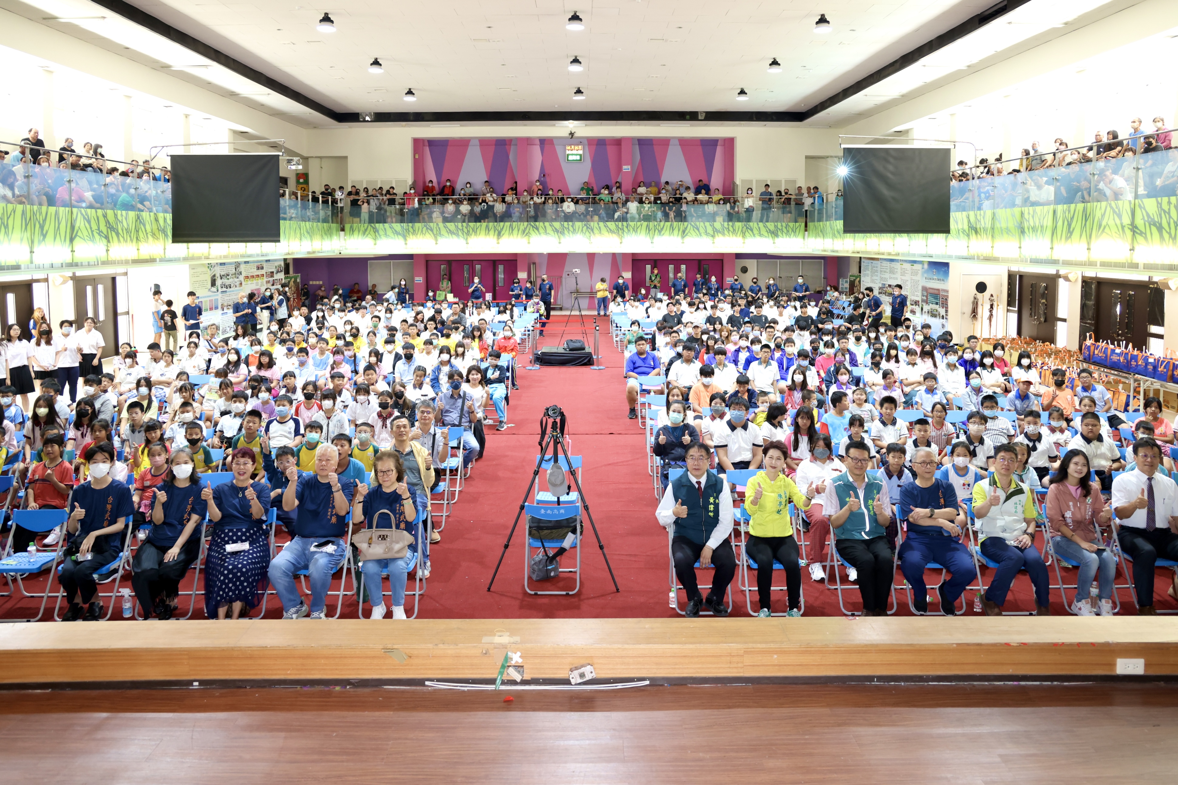 台灣武廟志工協會頒發114年度獎助學金  黃偉哲肯定善行義舉 鼓勵學子勇敢逐夢