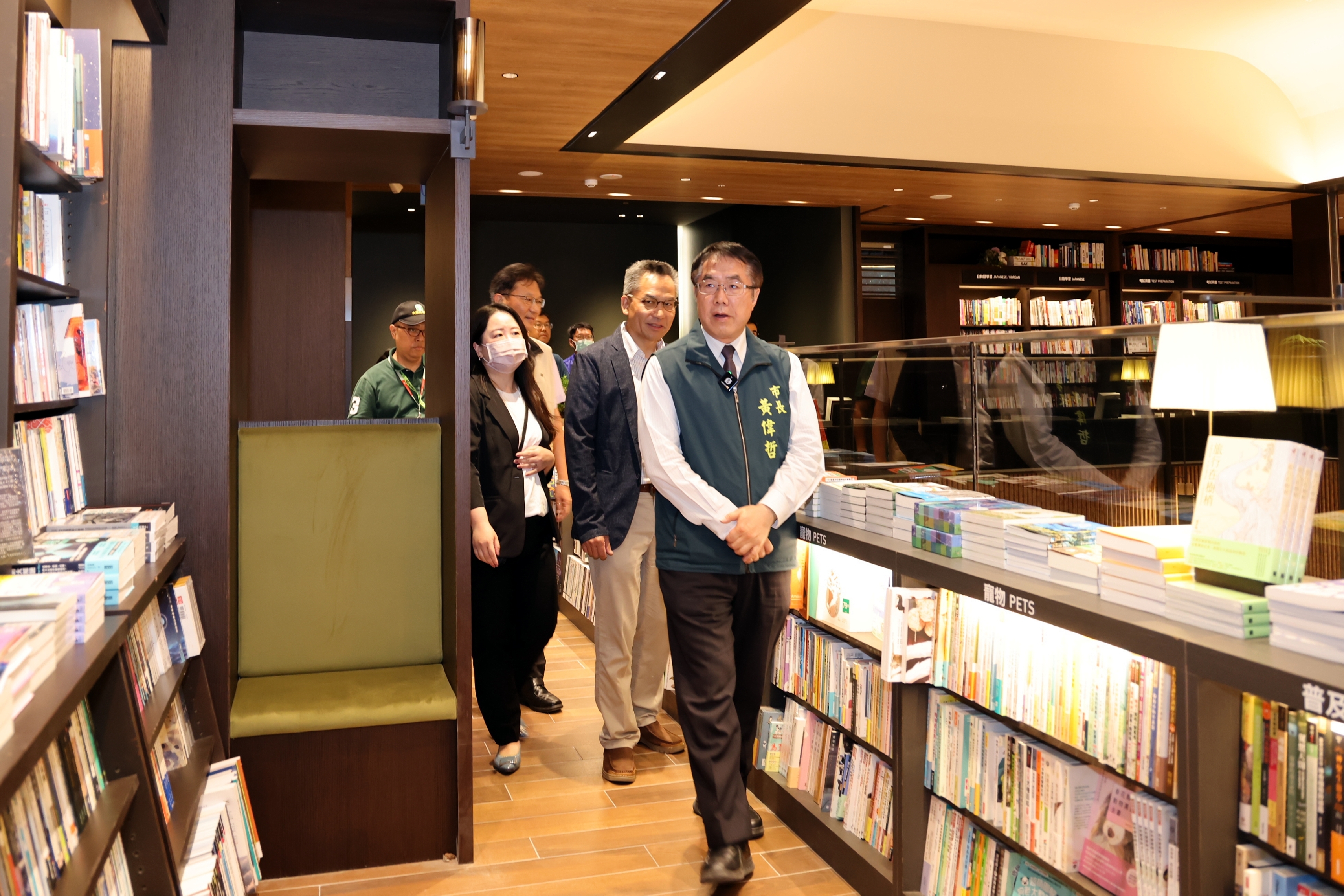 黃偉哲開箱「誠品生活台南」　南台灣最大旗艦店展現文化經濟新亮點