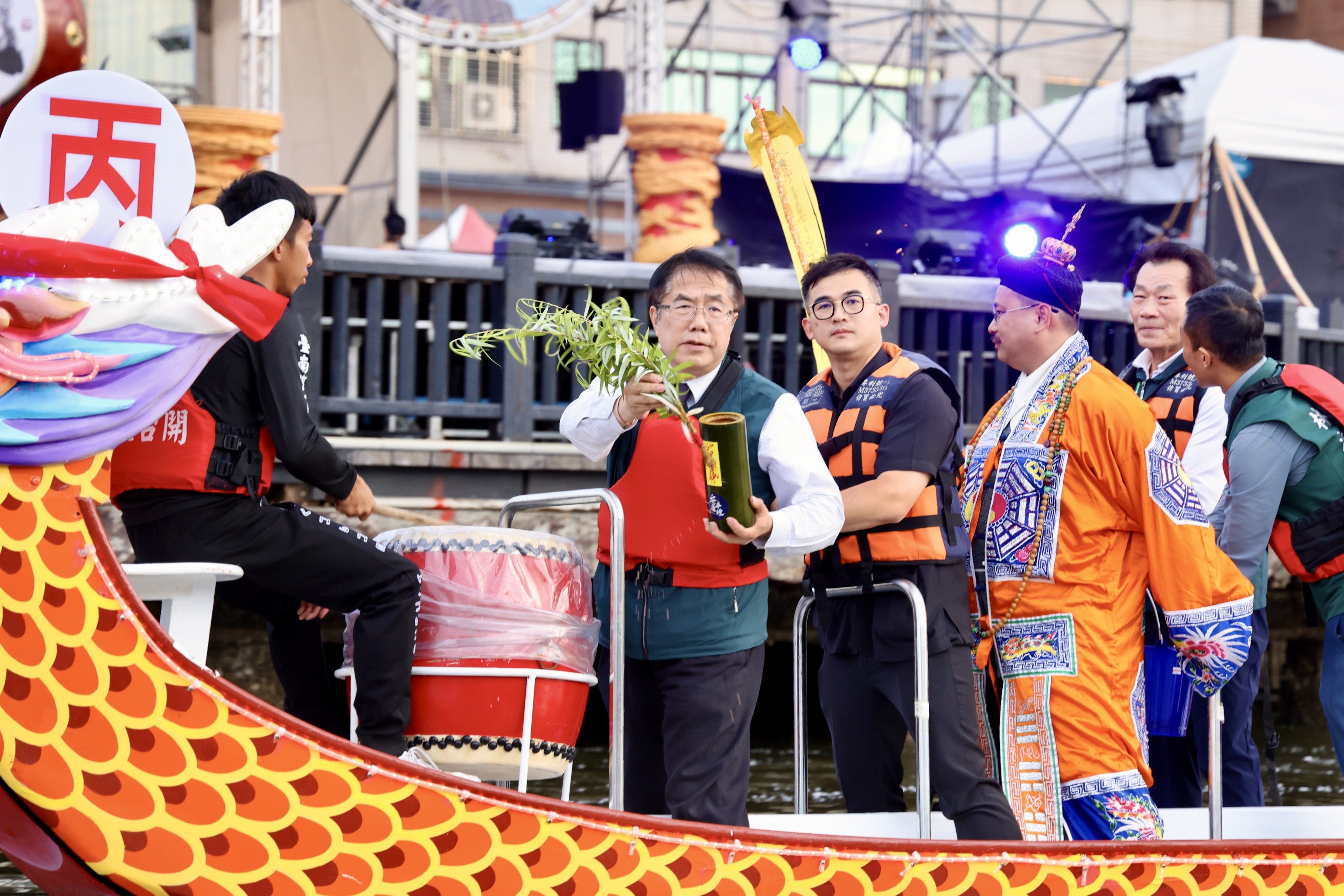 2025臺南國際龍舟錦標賽盛大開幕 水火雙龍共舞運河
