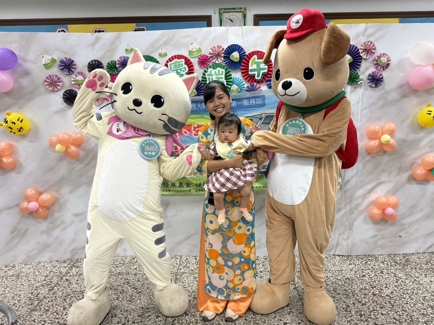 臺南市動保處與新住民喜迎端午  豆哥凱娣來讚聲 宣導勿網購海外含肉包裹