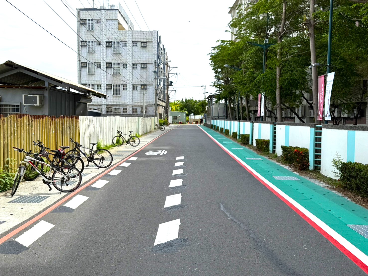 落實臺南市學生通學安全守護專案    校園道路標線優化   全面提升通學人行車行安全