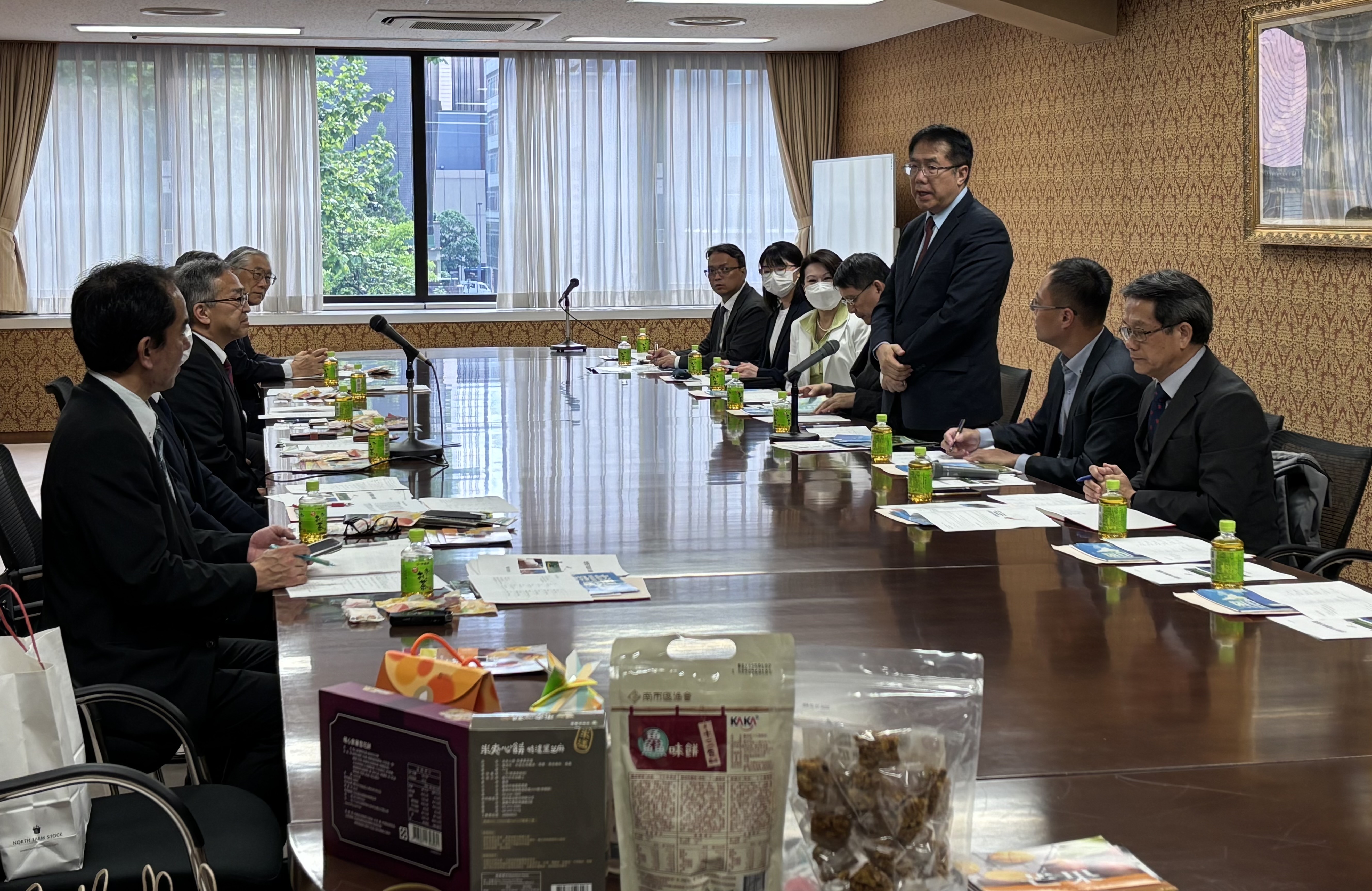 開拓臺南物產新市場，黃偉哲與札幌丸井三越、空知地區、美唄市暢談交流