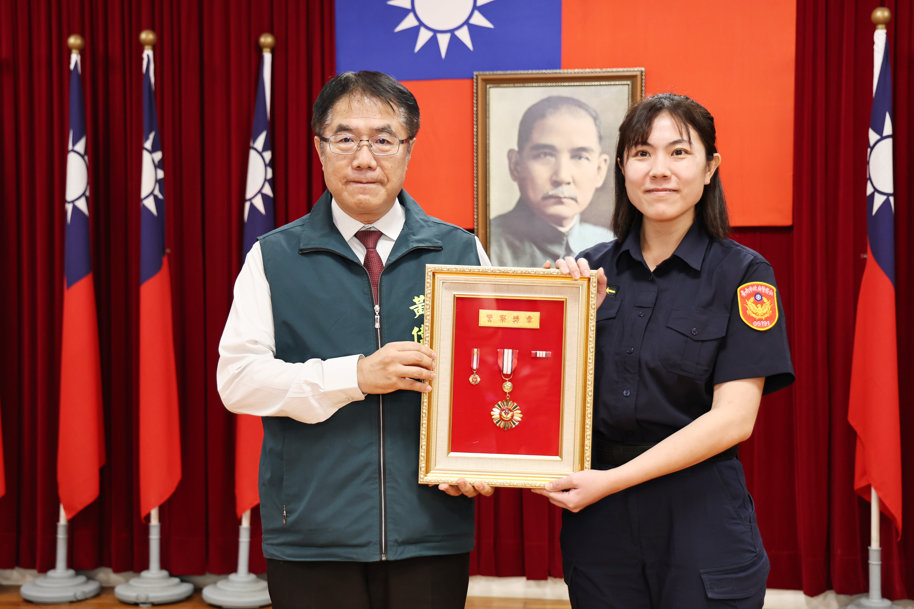 南市114年警察節慶祝大會 黃偉哲頒獎感謝維護治安保障市民財產安全