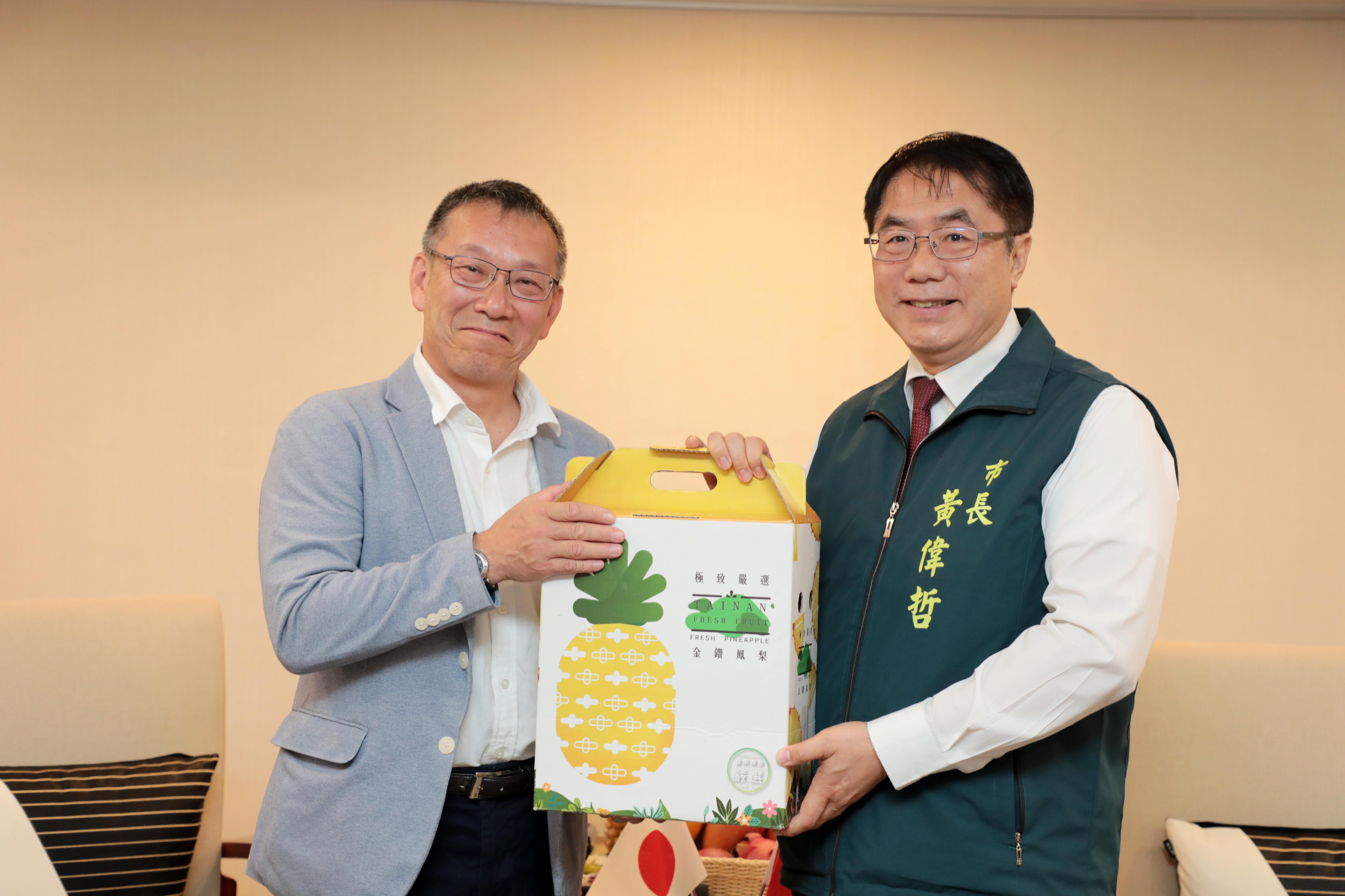日本頂級超市QUEEN'S ISETAN社長親臨台南  與黃偉哲洽談台南多項農產上架計畫