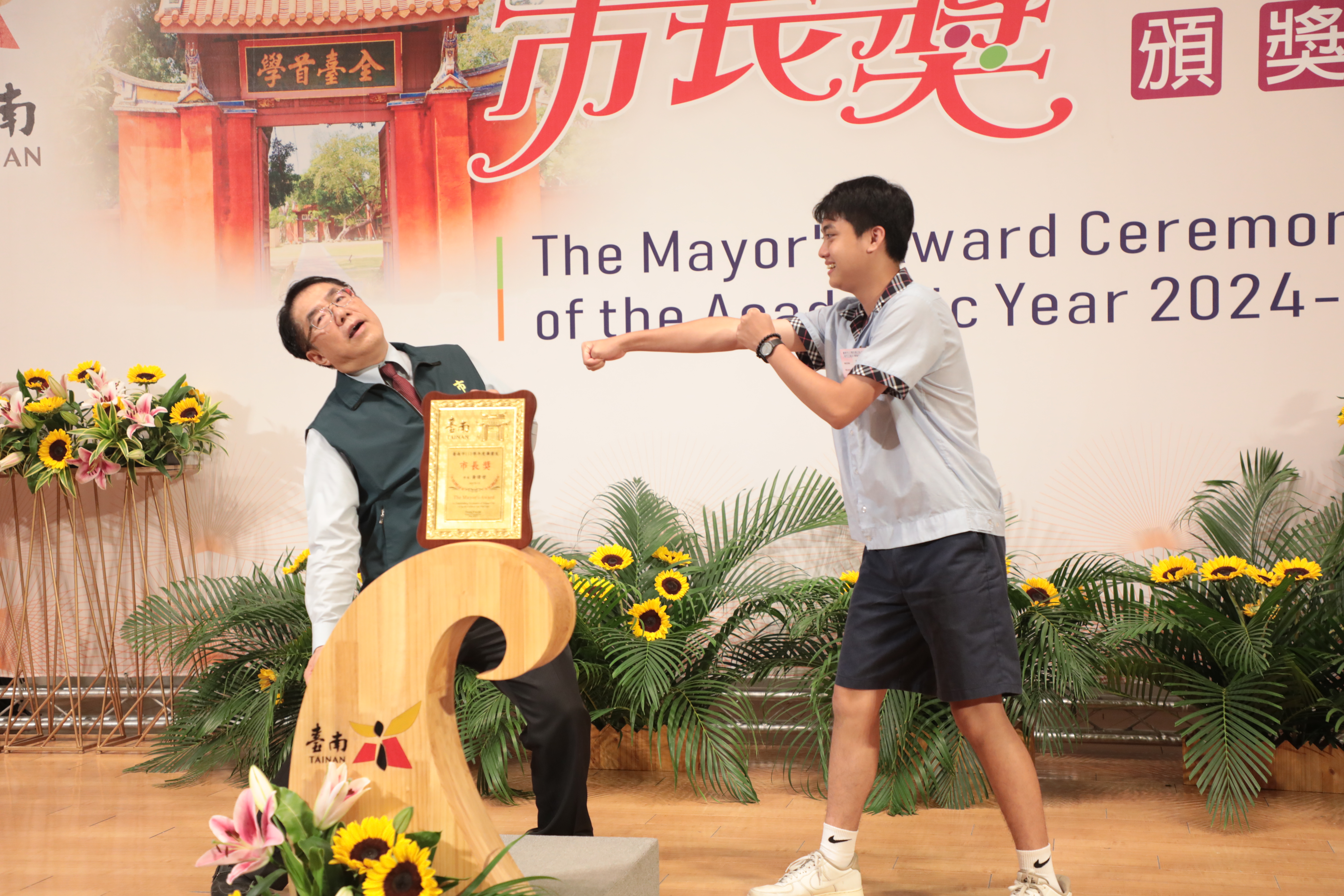 台南市「市長陪你拍」慈濟高中第3場次 黃偉哲勉學子用創意征服未來