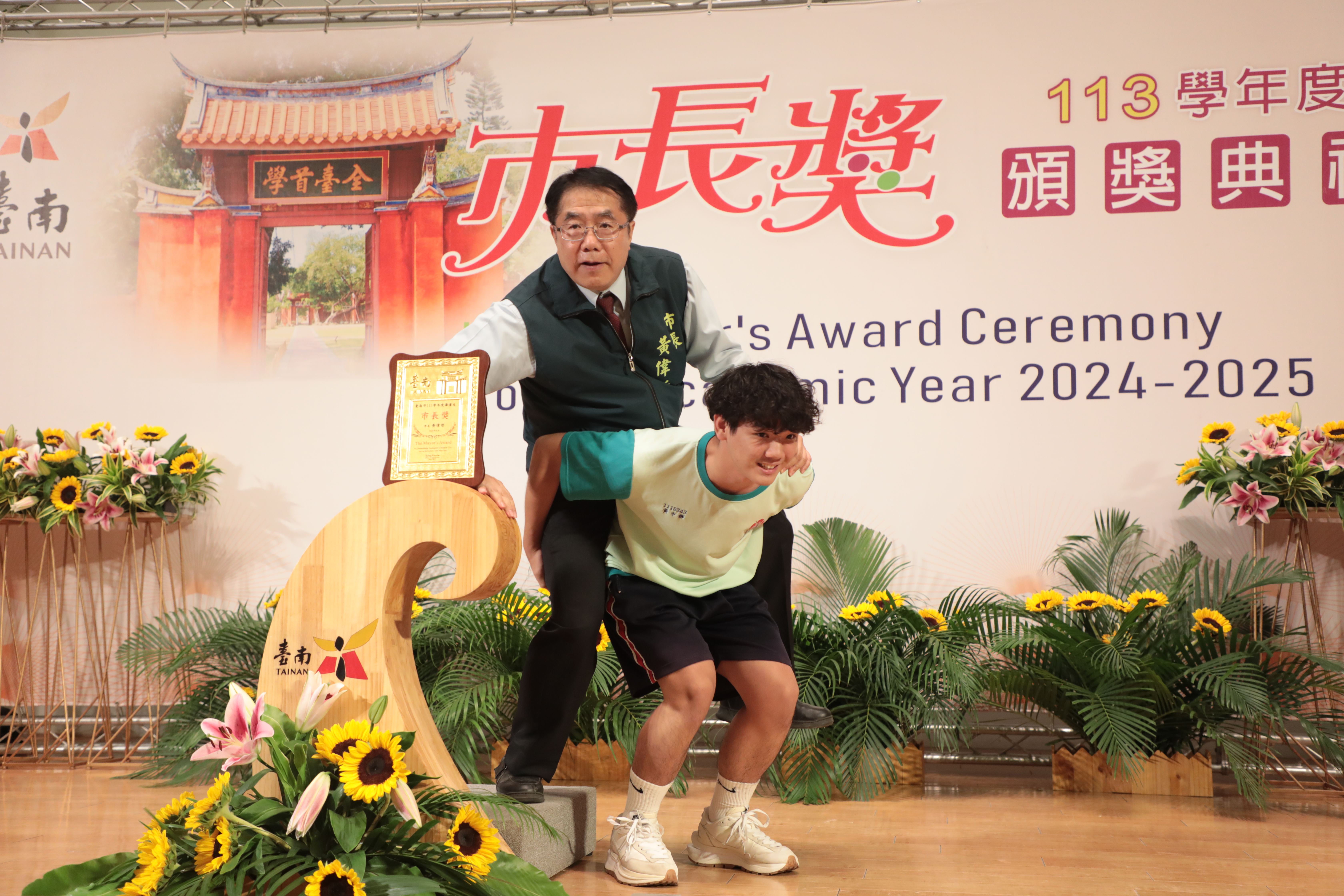 台南市「市長陪你拍」慈濟高中第3場次 黃偉哲勉學子用創意征服未來