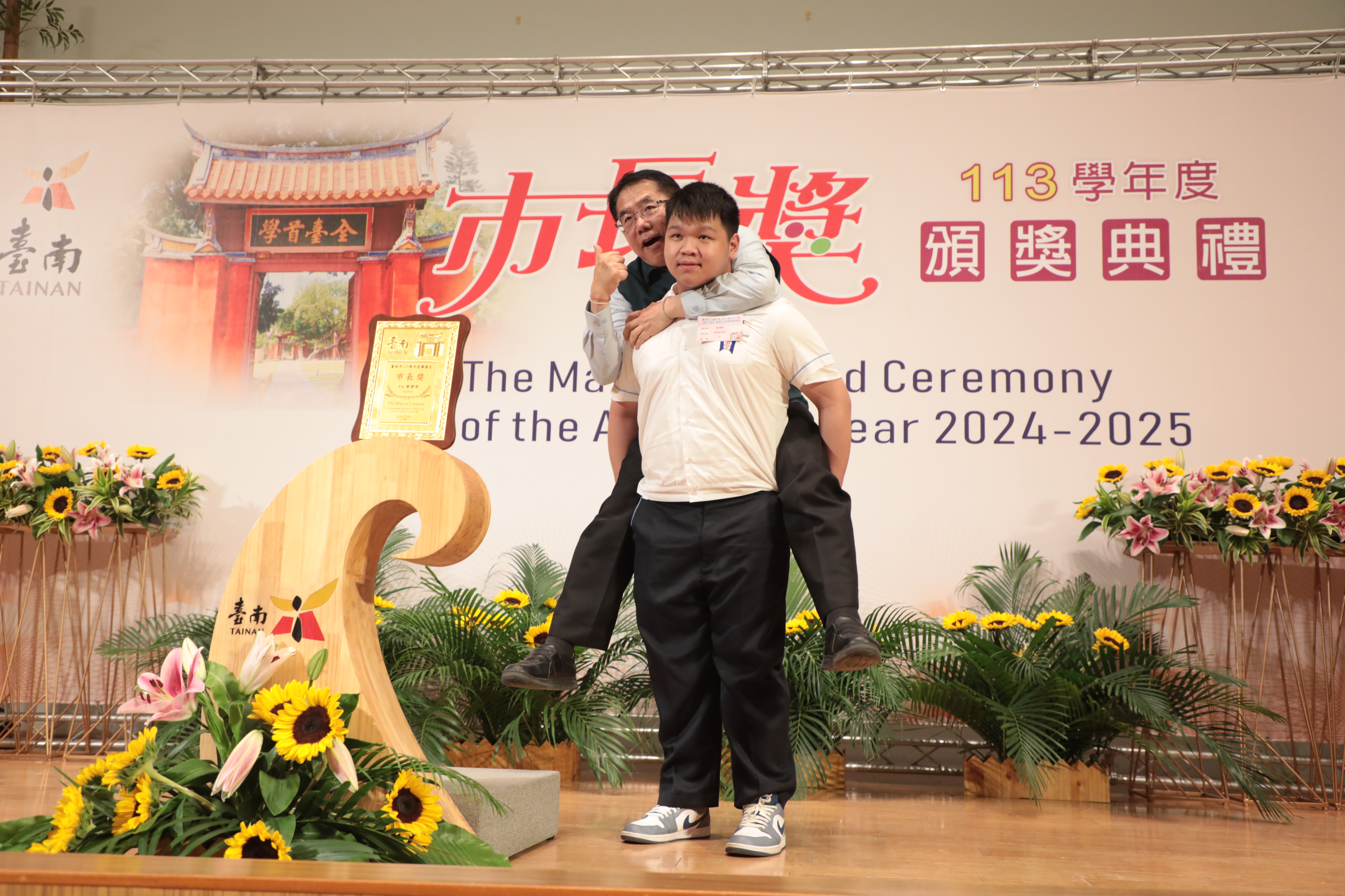 台南市「市長陪你拍」慈濟高中第3場次 黃偉哲勉學子用創意征服未來