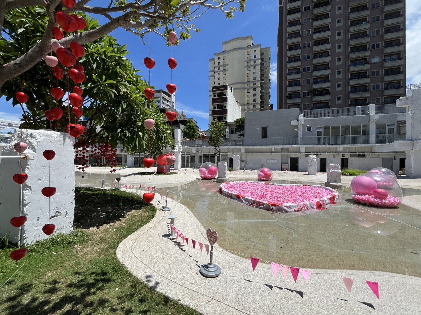 河樂廣場假日市集浪漫登場！「愛情許願池」迎來最終週末