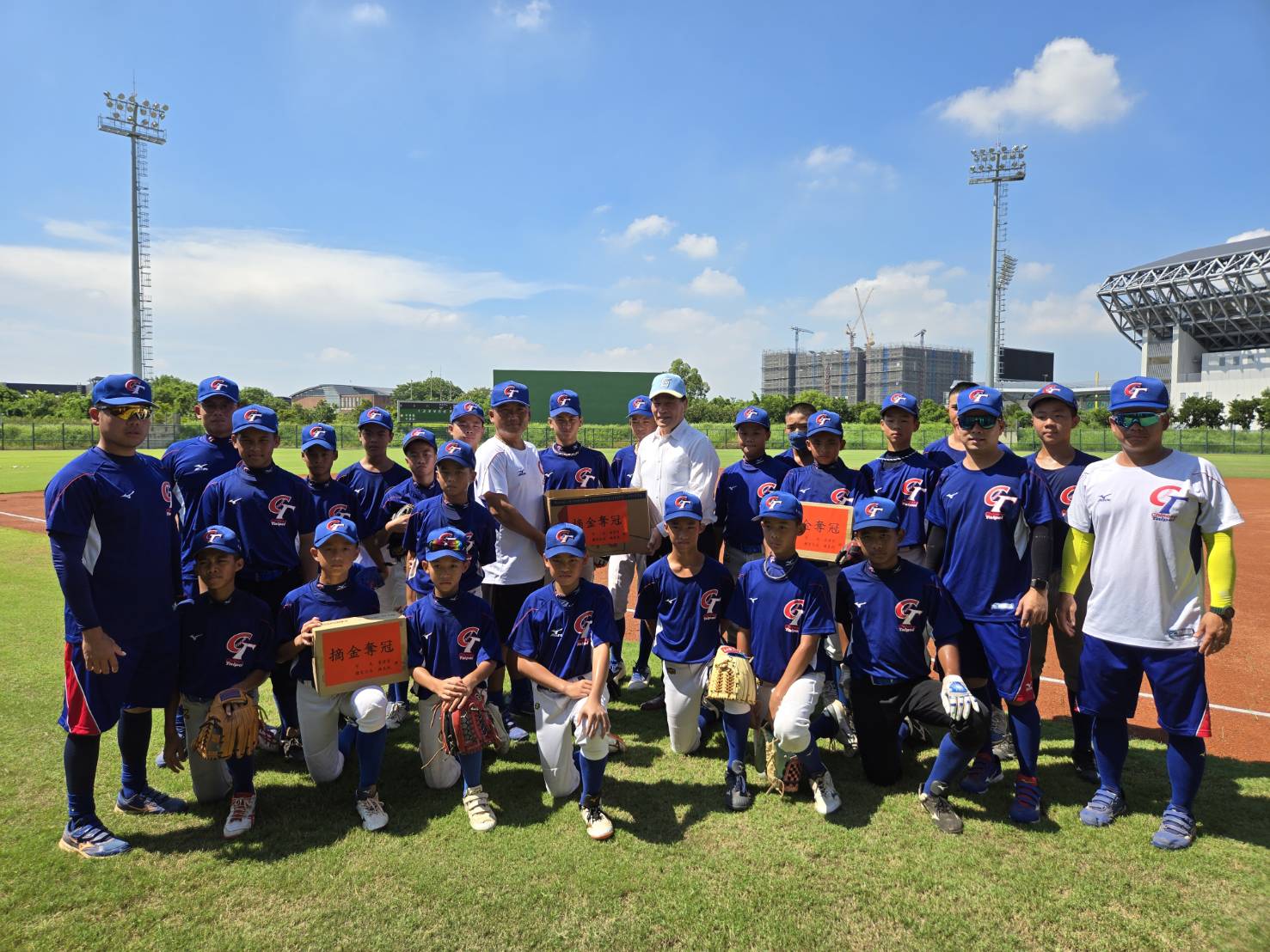 體育局陳良乾局長親赴慰勞 U12臺灣代表隊  為少棒小將加油打氣 期許再創佳績