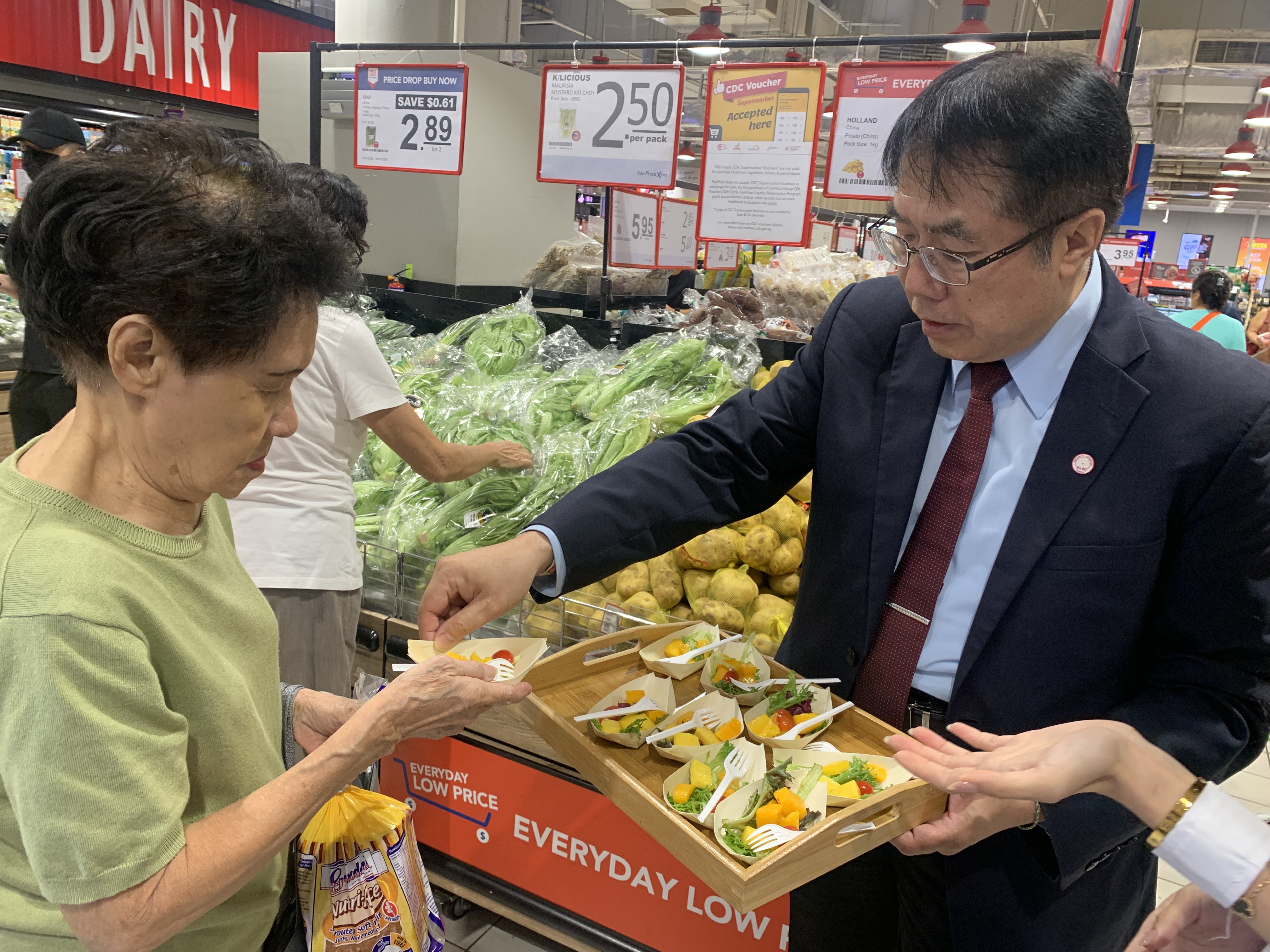 新加坡連鎖超市上架台南芒果 黃偉哲力推成為星國夏日新寵兒
