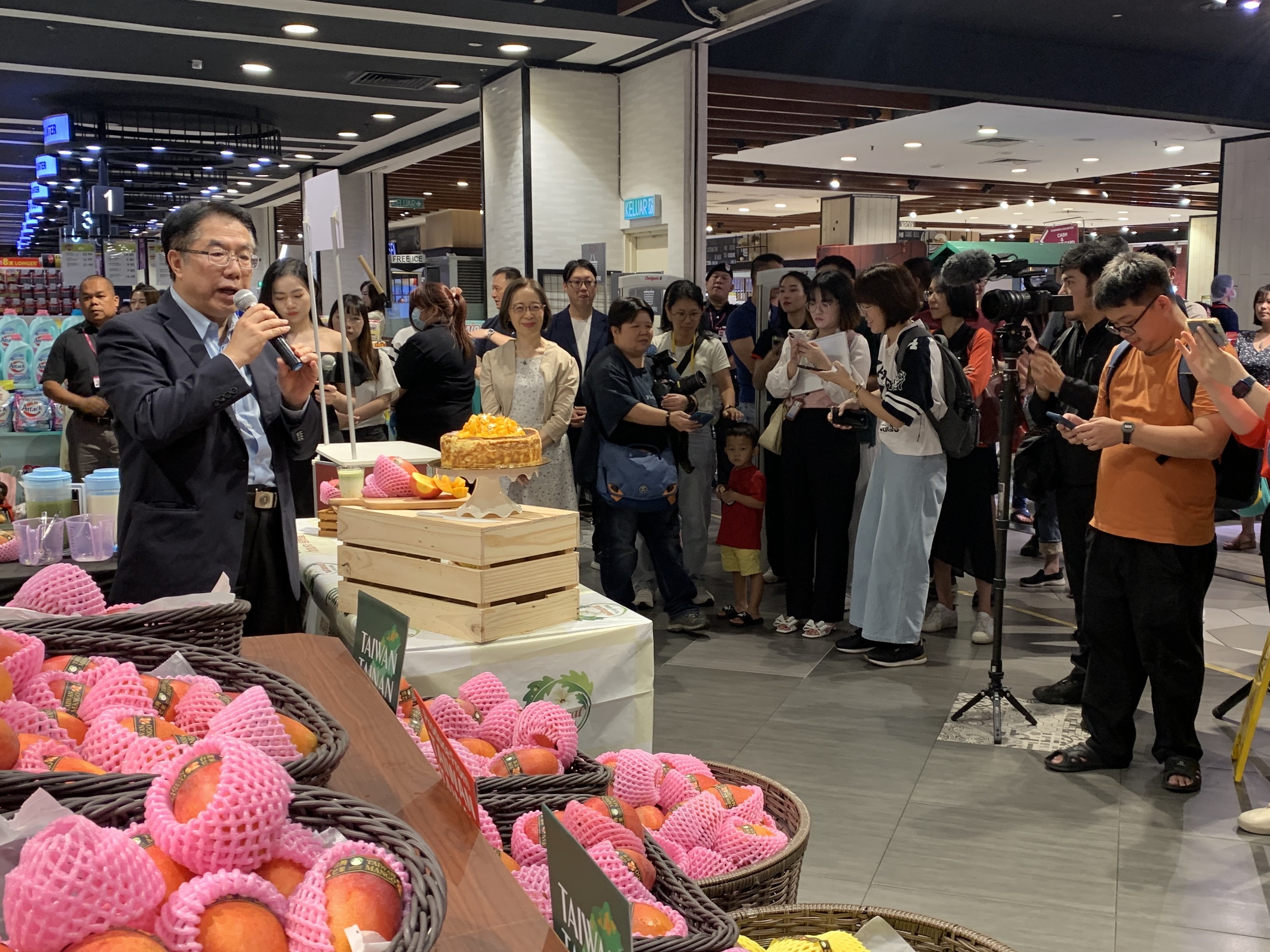 瘋芒再現！黃偉哲攜台南芒果赴大馬甜蜜再出擊