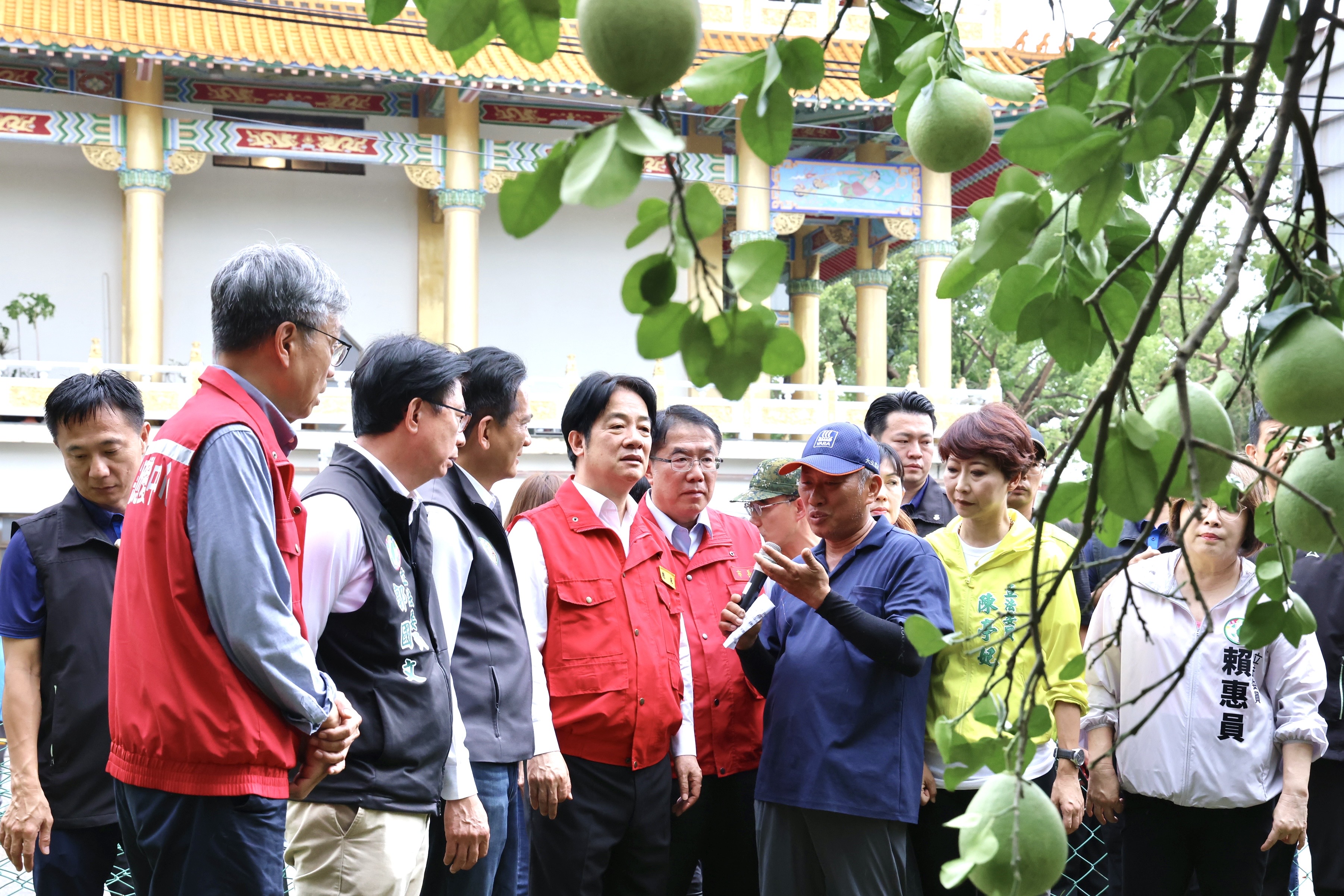 陪同賴清德總統赴麻豆、北門視察 黃偉哲:全力支援農漁民協助度過難關