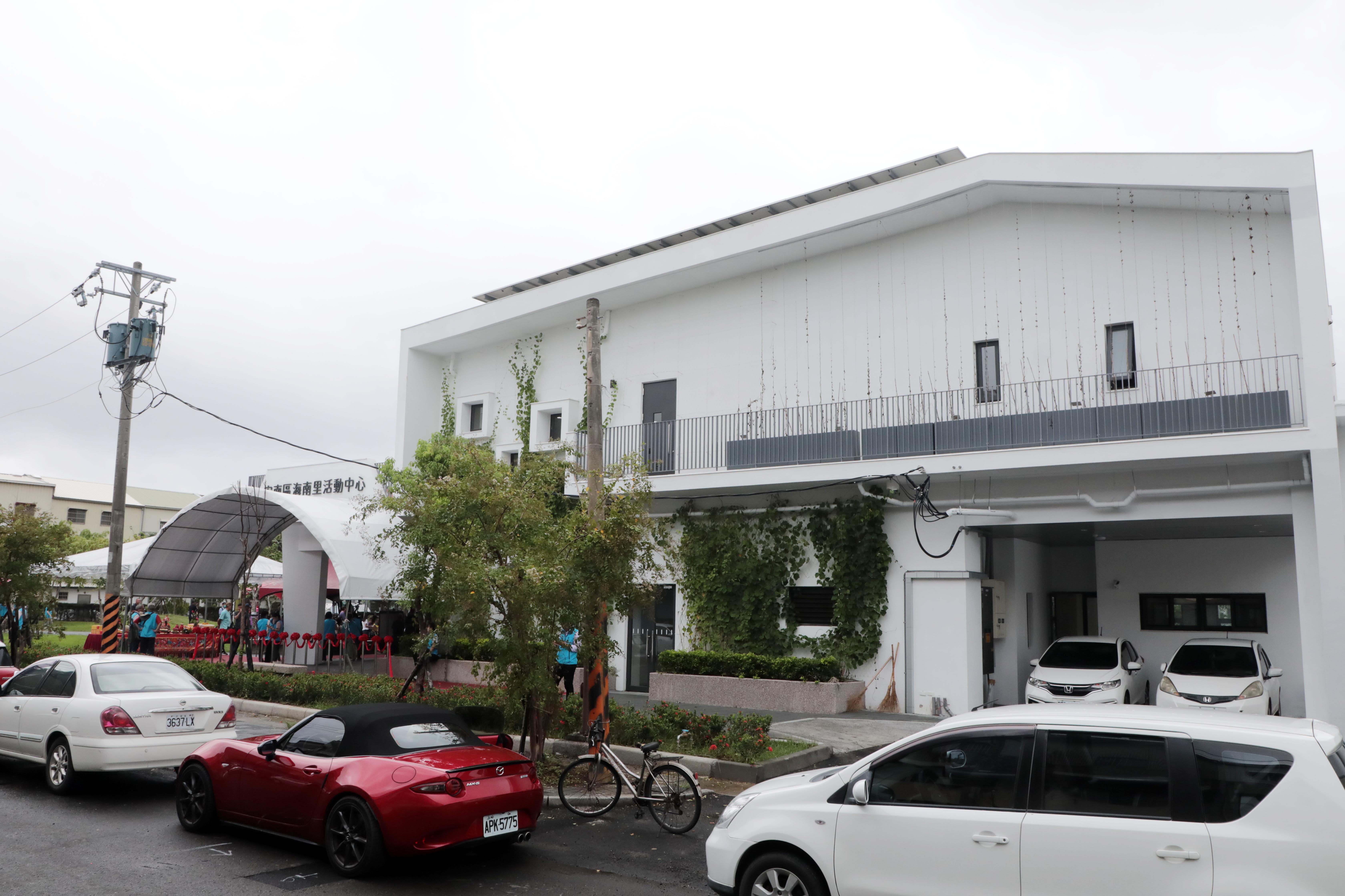 南市首座鑽石級綠建築活動中心「 安南區海南里活動中心」啟用  黃偉哲：提供當地健康永續社區環境