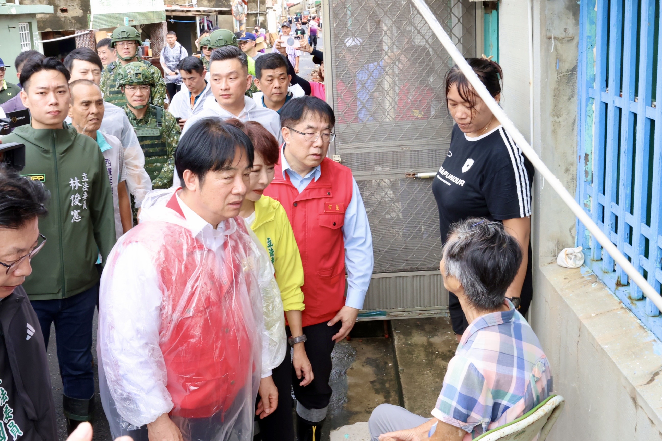 黃偉哲偕賴總統赴七股、學甲、後壁傾聽民眾心聲 將盡全力解決燃眉之急