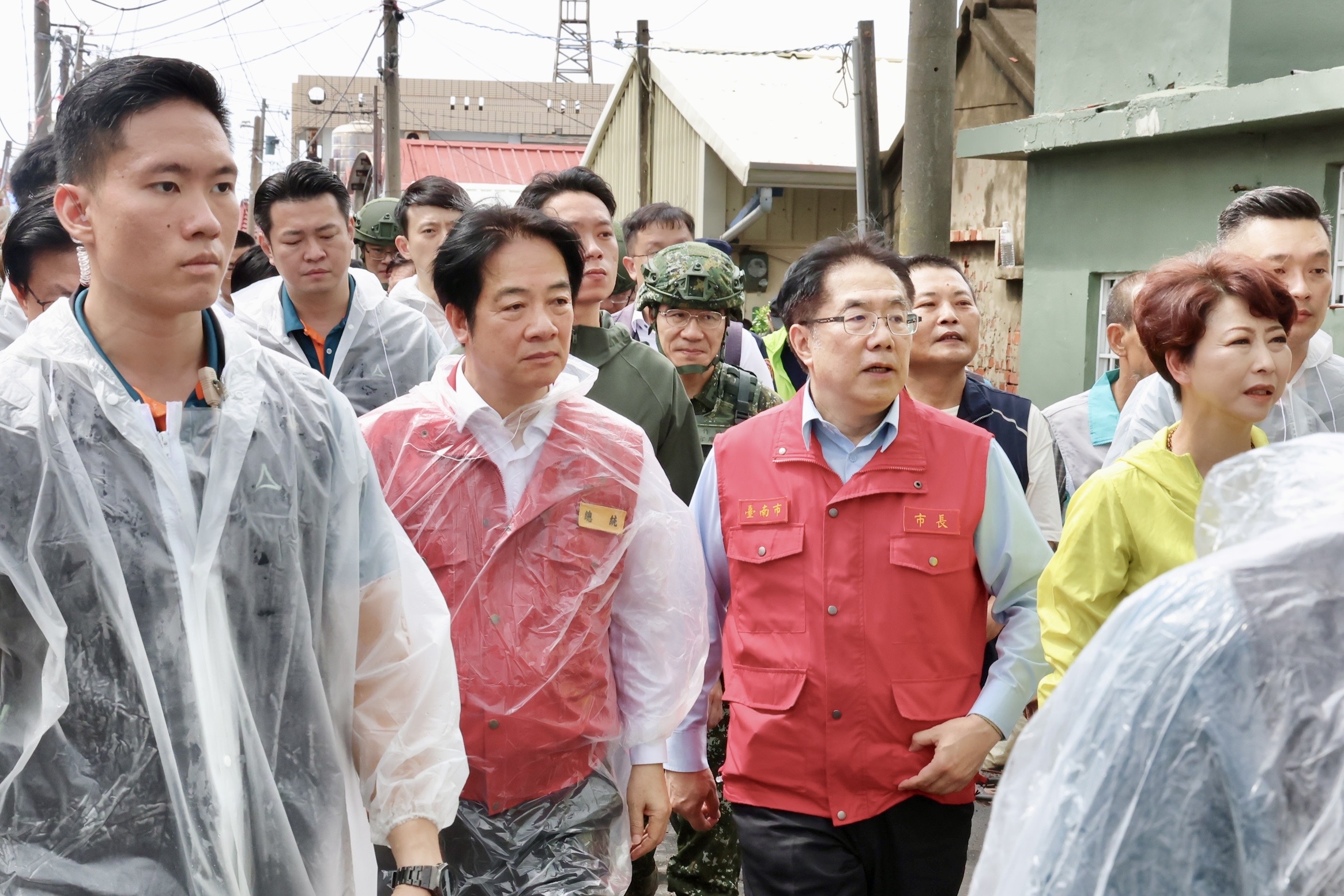 黃偉哲偕賴總統赴七股、學甲、後壁傾聽民眾心聲 將盡全力解決燃眉之急