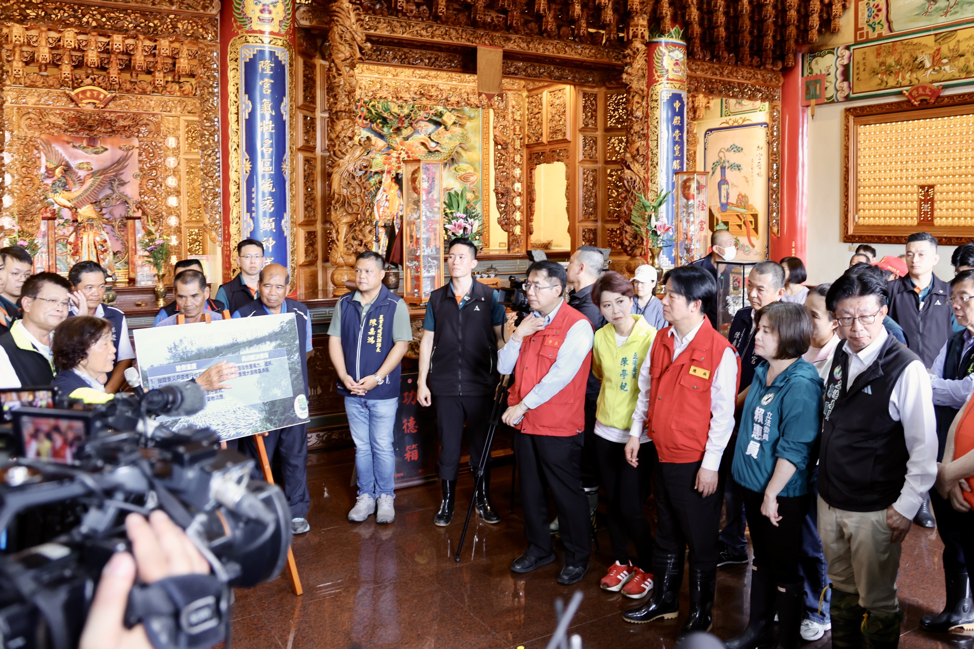 黃偉哲偕賴總統赴七股、學甲、後壁傾聽民眾心聲 將盡全力解決燃眉之急