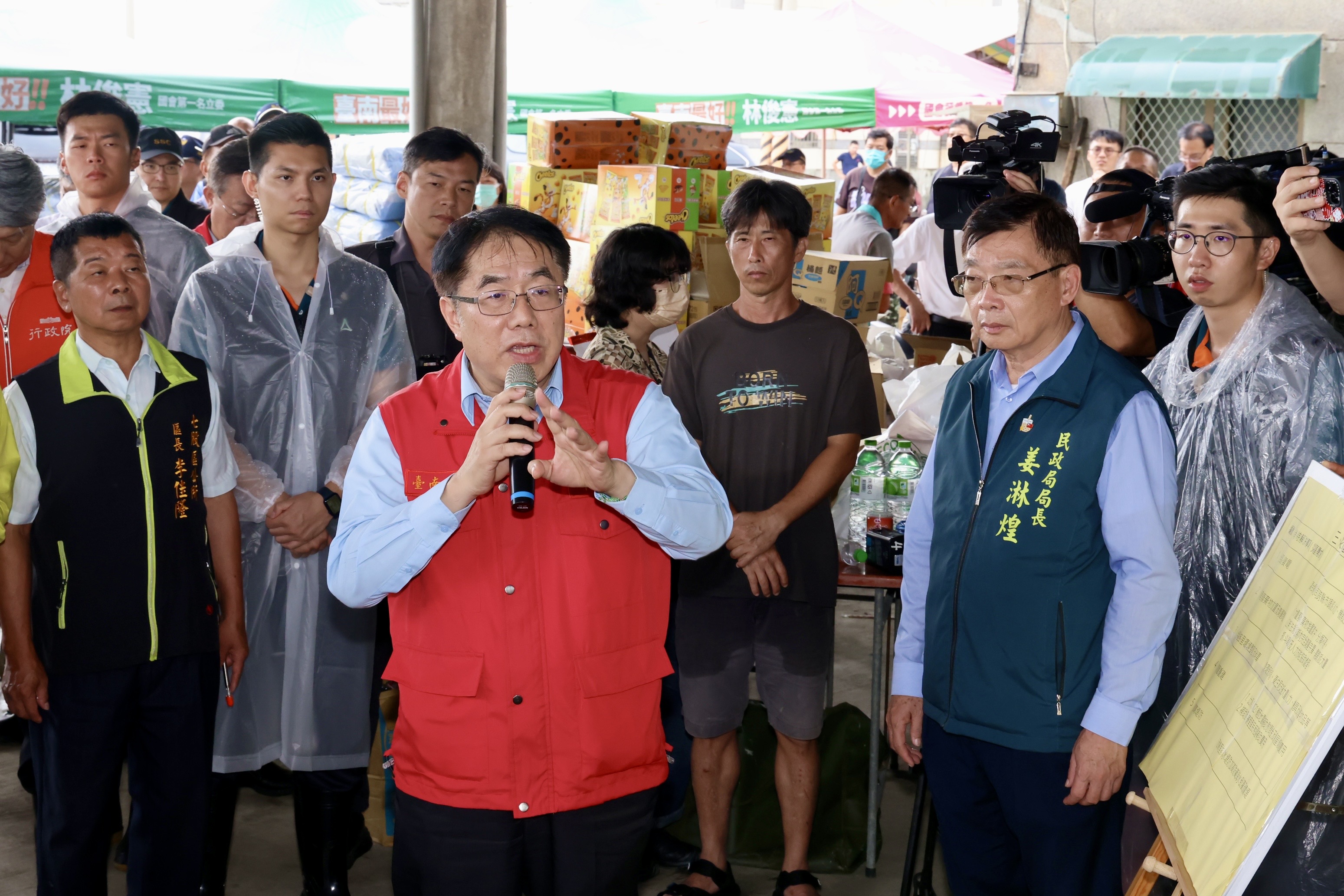 黃偉哲偕賴總統赴七股、學甲、後壁傾聽民眾心聲 將盡全力解決燃眉之急