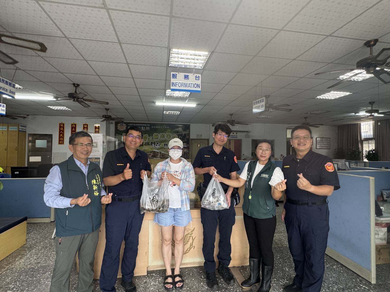 南市府局處長分工訪視受災區  客委會今至柳營區關懷災民及救災人員