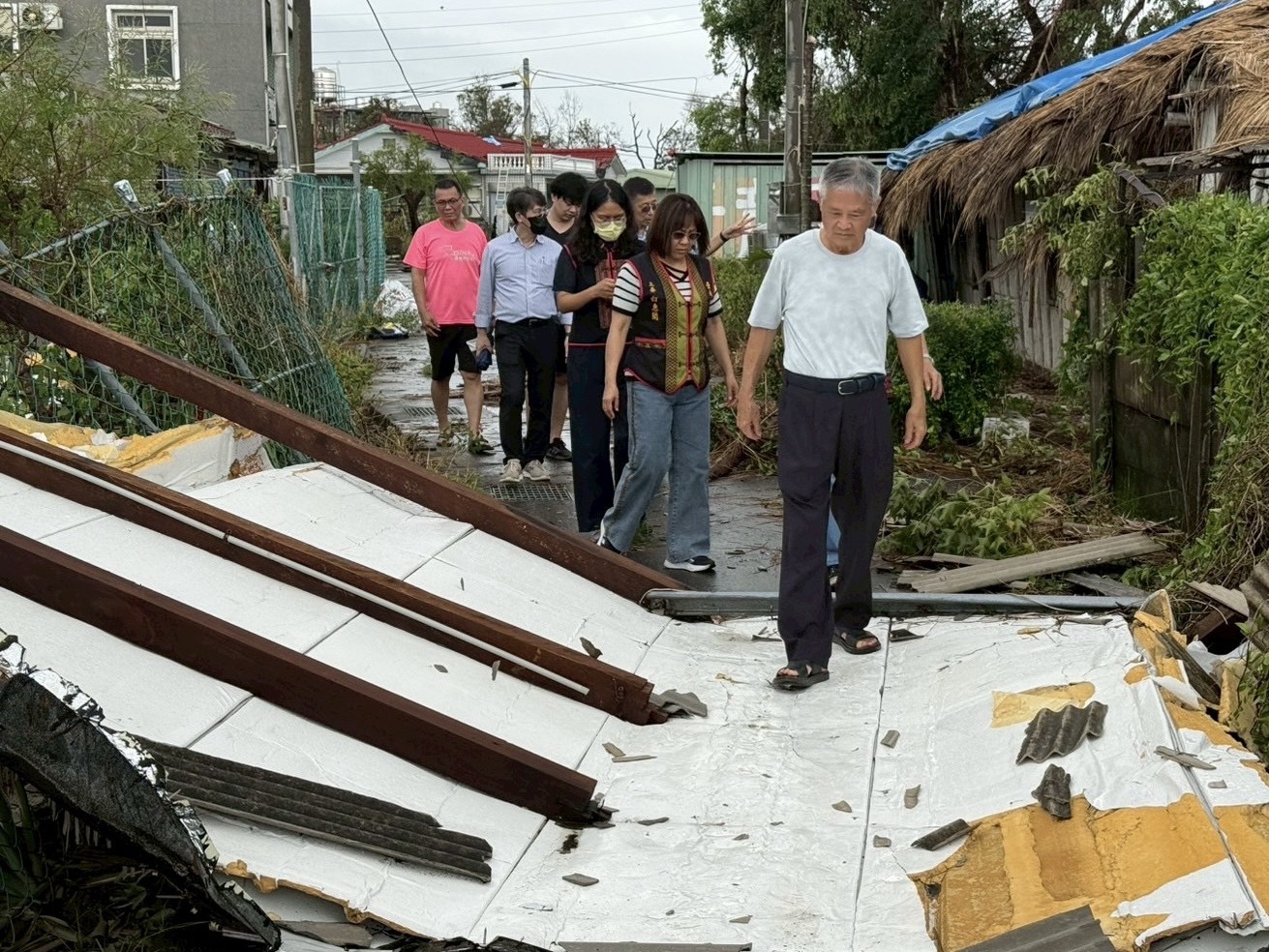 颱風重創平埔族群部落 原民會主委代表市長親赴勘災關懷族人安危