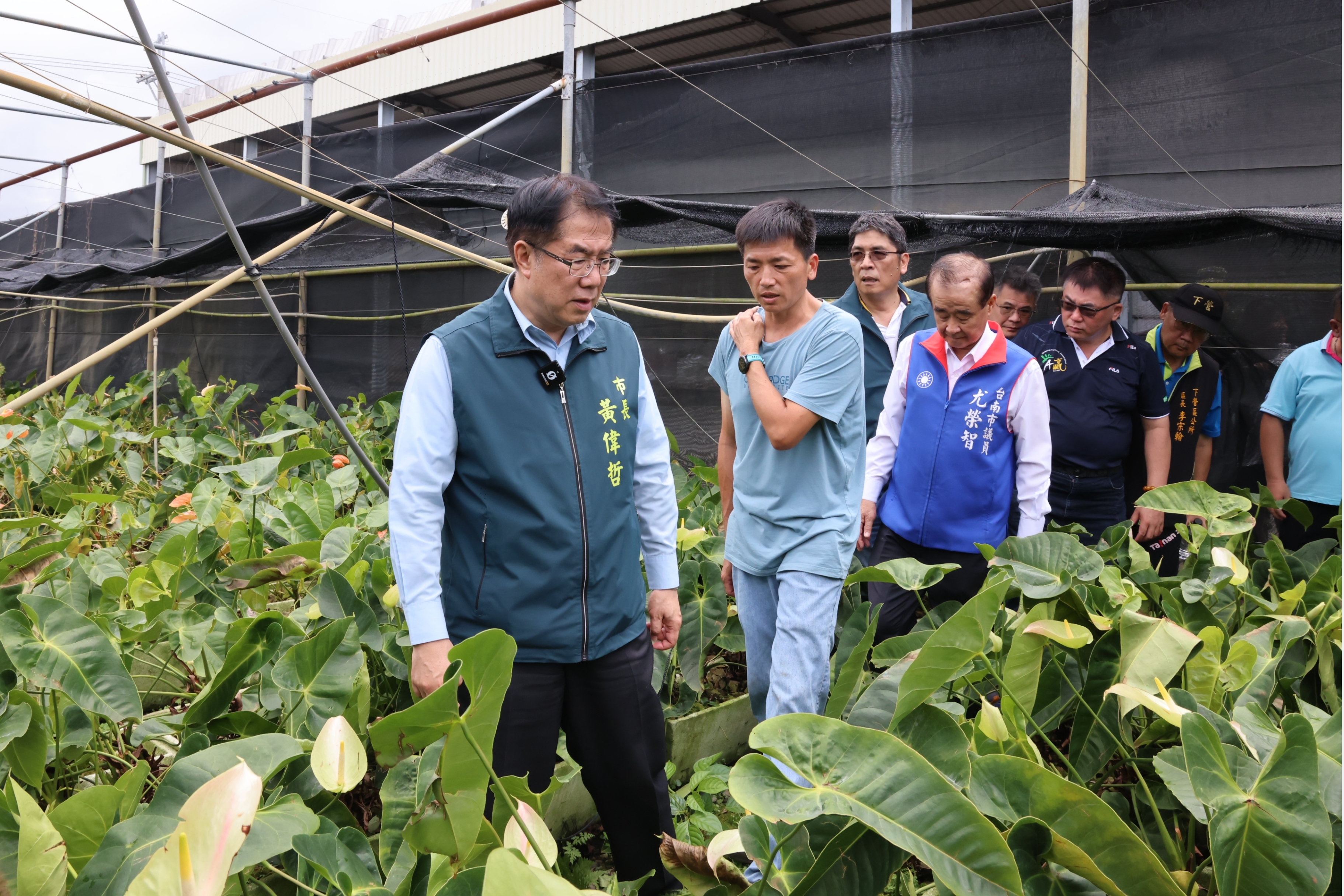 黃偉哲深入七股、下營勘災  全力協助災區復原重建