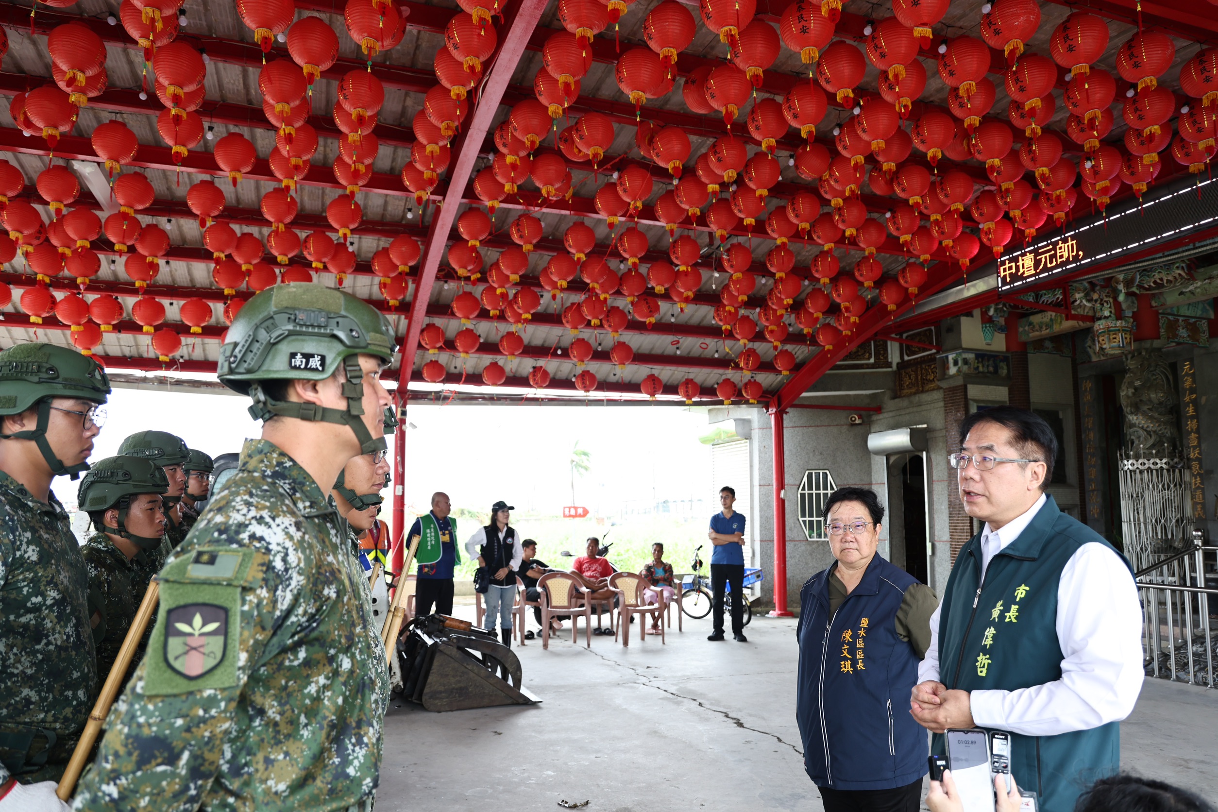 黃偉哲前往鹽水區慰問災民 感謝各界及跨縣市的協助