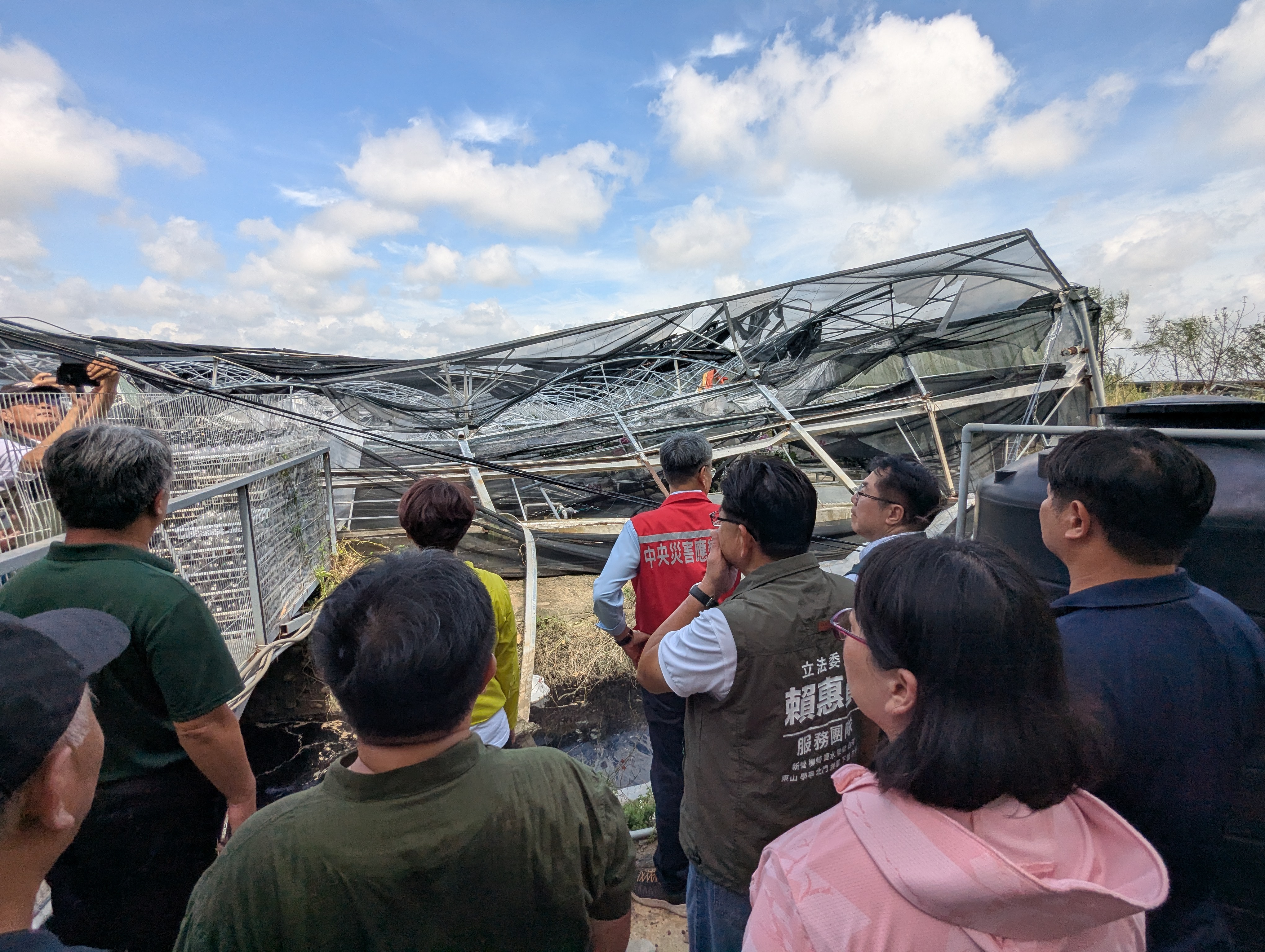 南市府與農業部至北門勘災蘭花產業損失   
