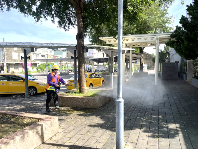 丹娜絲颱風造成垃圾量驚人 環保局：等於全台南半年的量 市府用10天清完