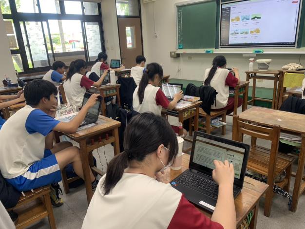 「未來素養學堂」計畫有成！臺南7校深耕閱讀素養 榮獲典範殊榮