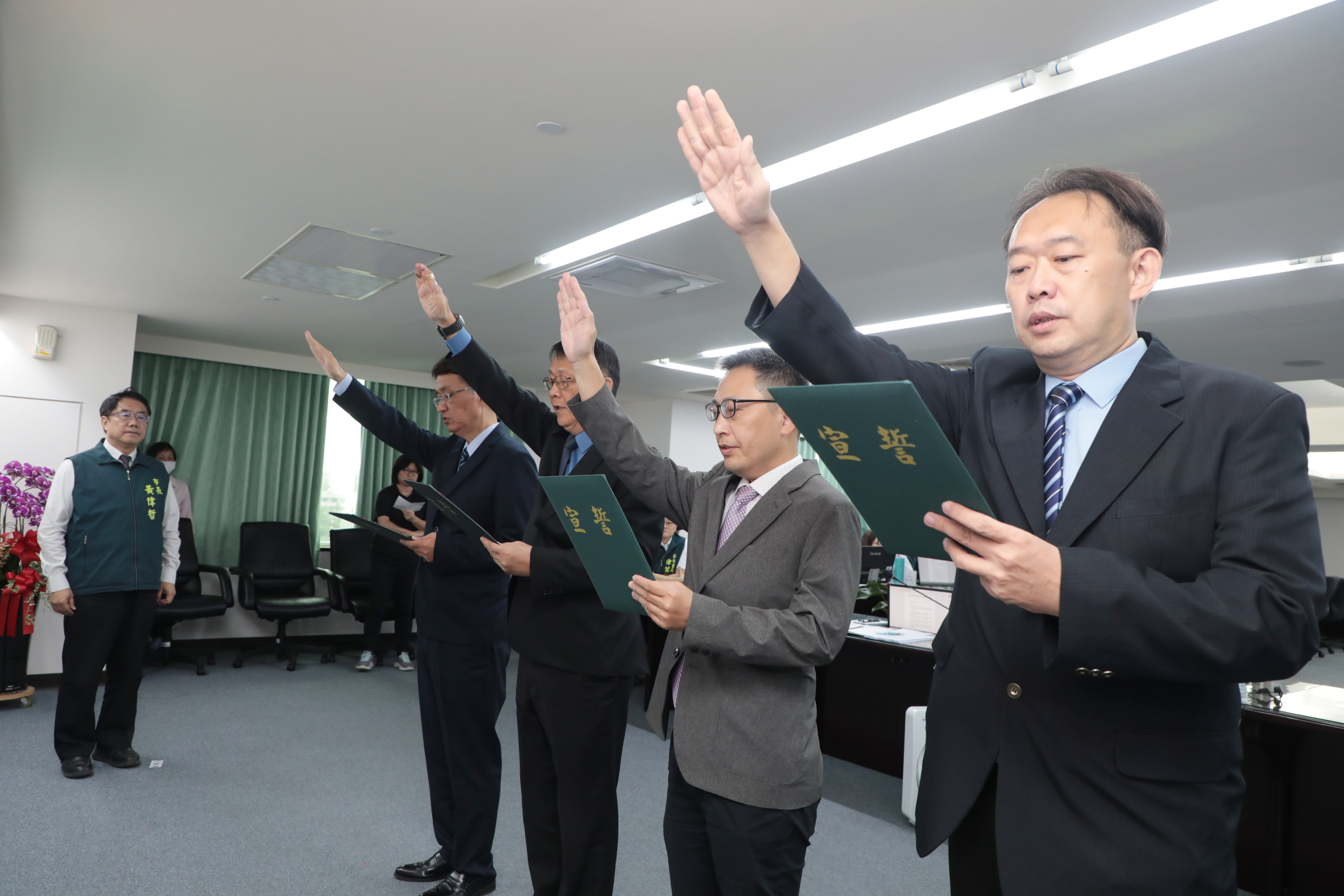 柳營、左鎮、關廟、安定等4區長宣誓  黃偉哲期許做好區政與市政溝通橋梁