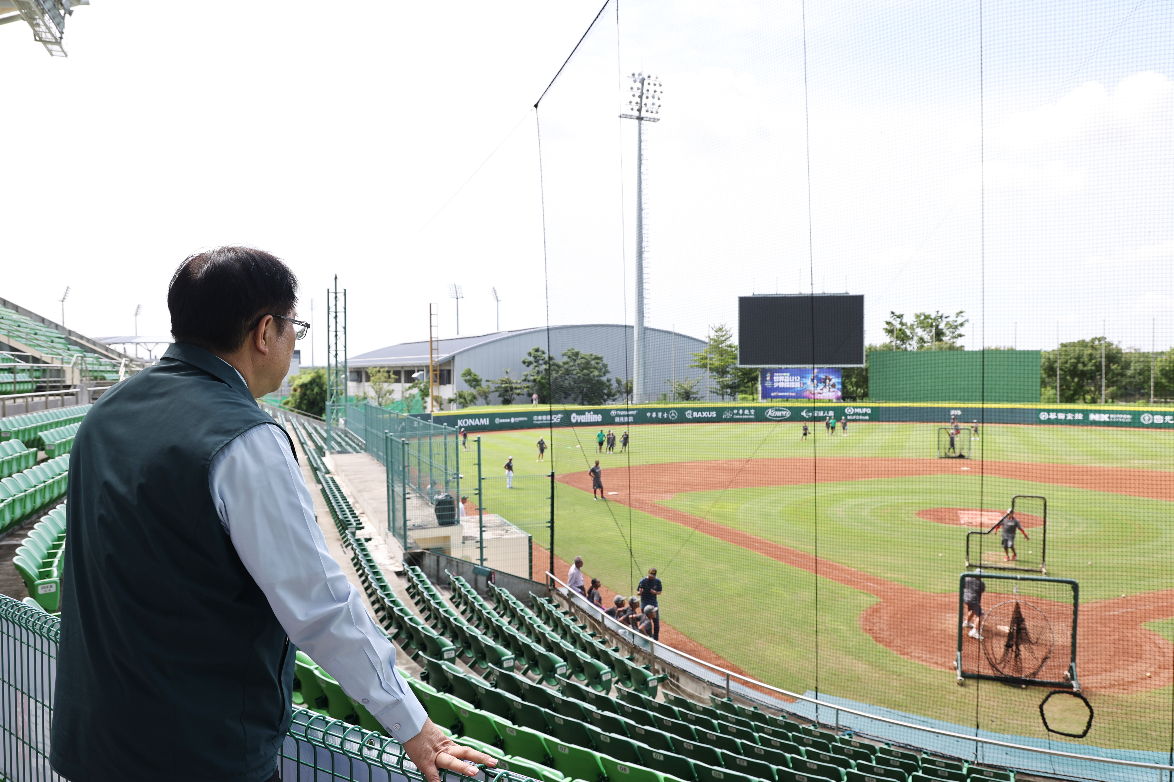 U12世界盃少棒錦標賽場地遭颱風毀損 黃偉哲視察確保選手及觀眾安全