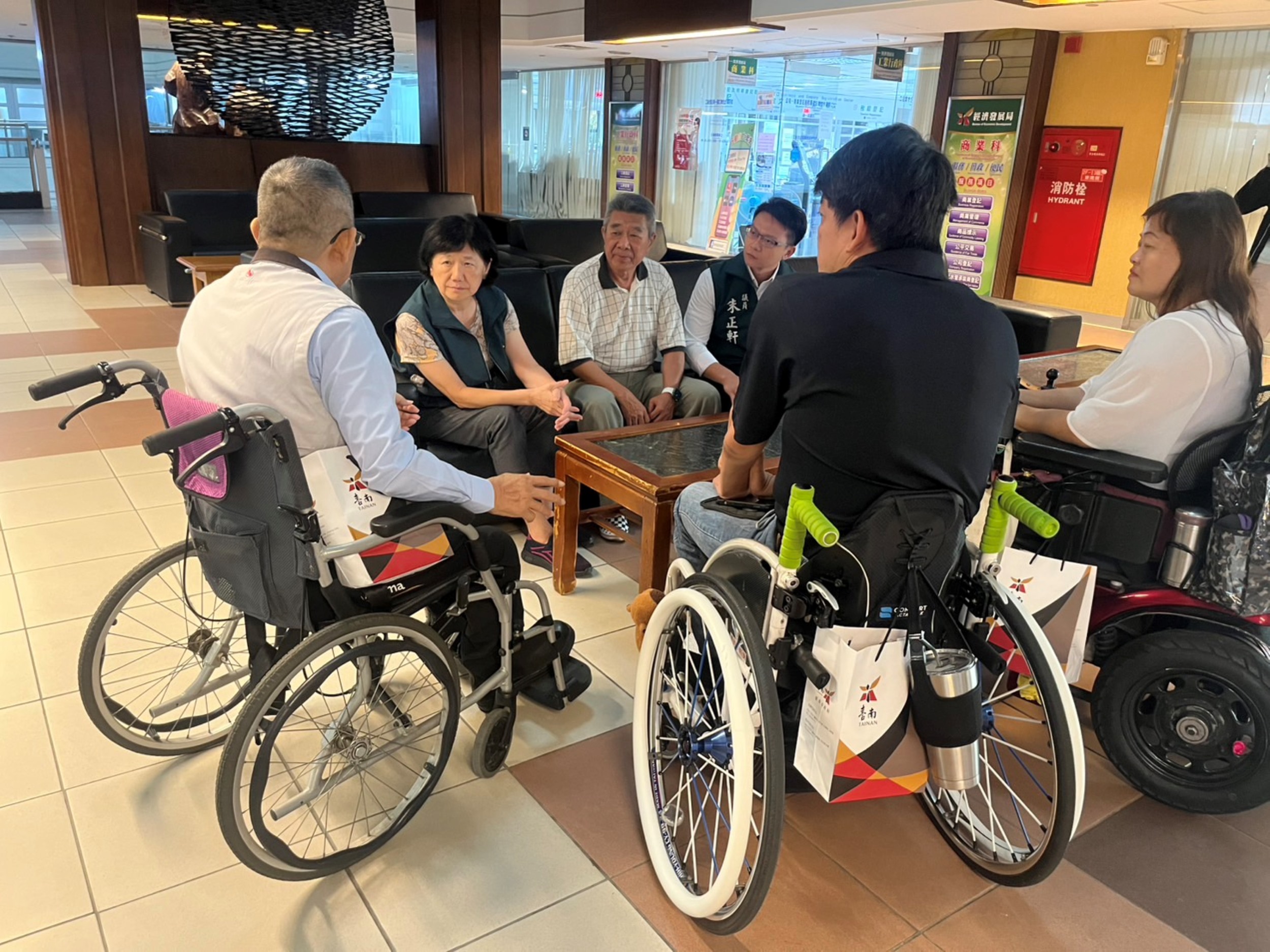 臺南市身心障礙體育運動總會捐款30萬 黃偉哲:關懷化為行動 共建家園