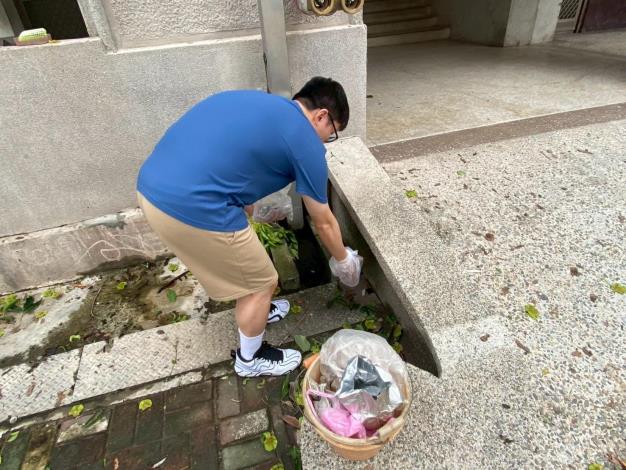 南市整合民間百萬善款 啟動校園災後防疫工作 強化環境衛生清除孳生源