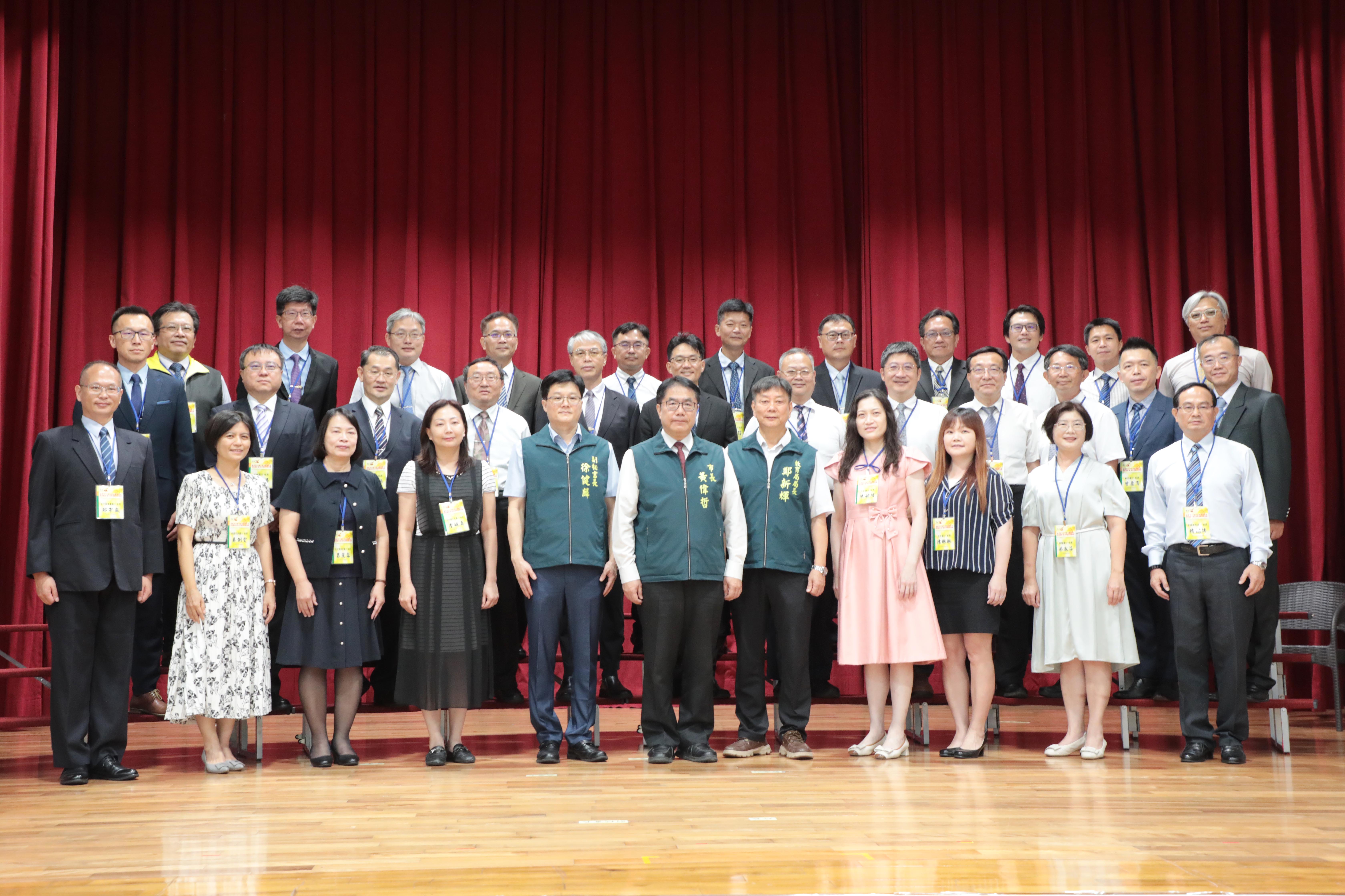 南市114學年度校長及幼兒園長布達交接   黃偉哲期勉打造優質教育環境