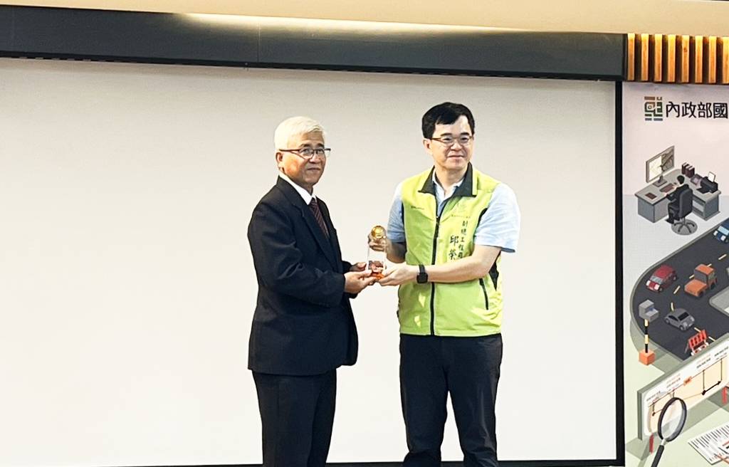 南市工務局獲評績優機關 少重複開挖多道路安全 ! 「道路挖掘管理系統」大受好評