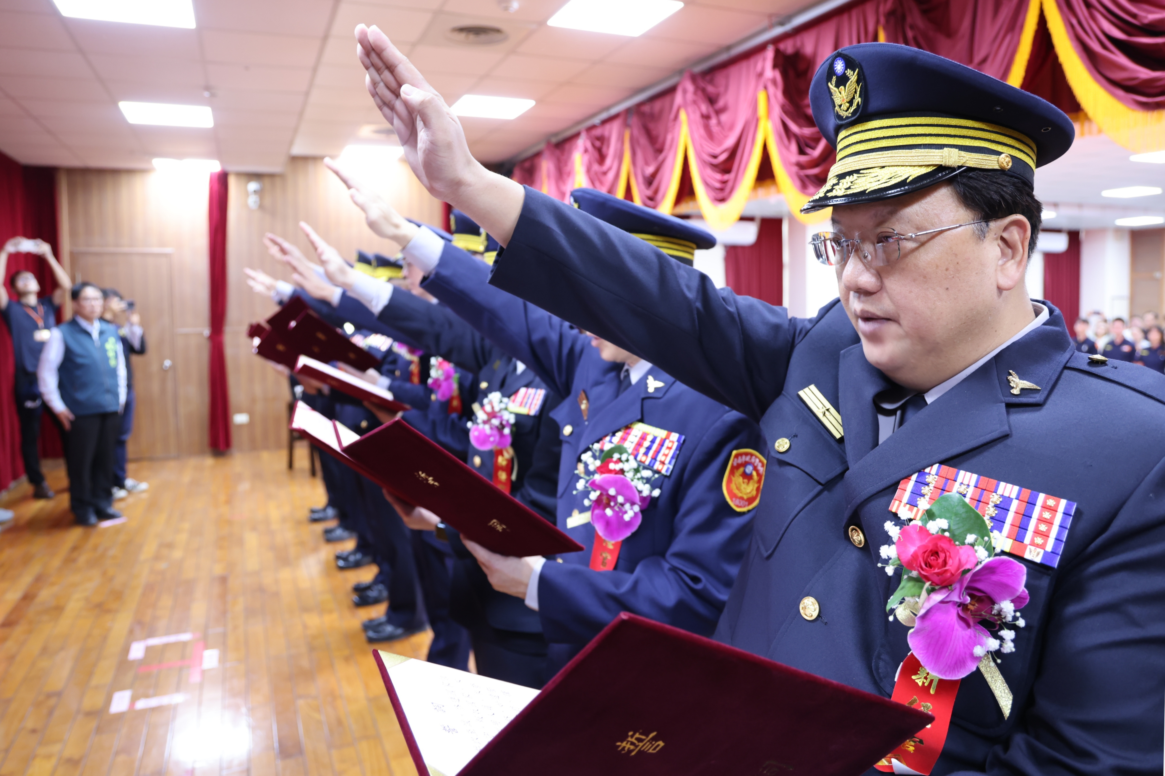  警察局新任、卸任分局長、大隊長聯合交接典禮 黃偉哲期勉共同守護台南 打造安全城市