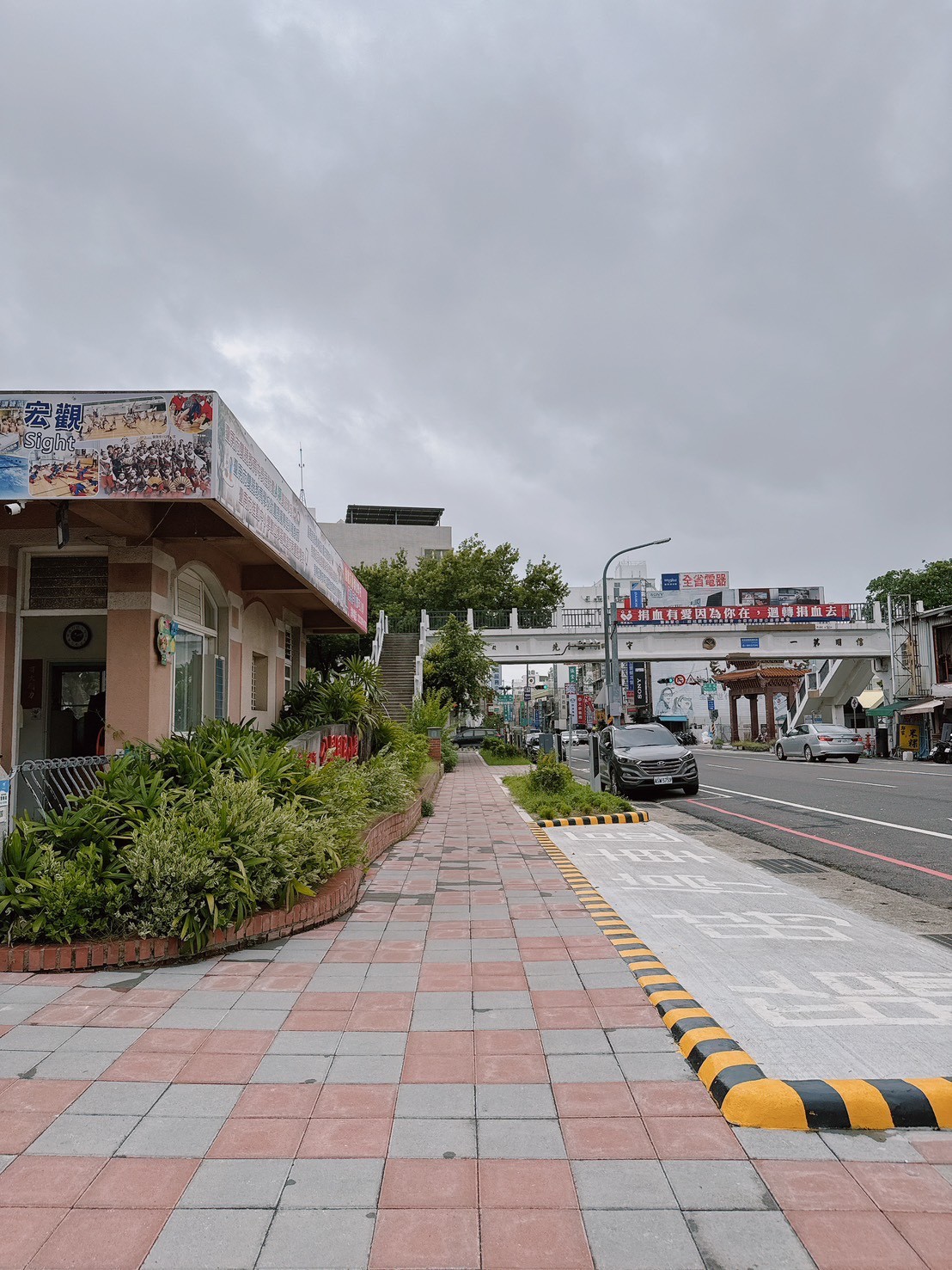 公園國小周邊步道全面換新再升級 提供師生及社區民眾寬敞漫步空間