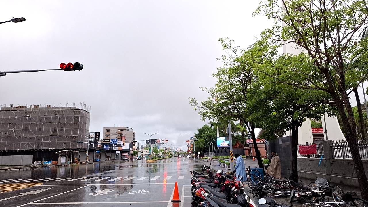 台南市降下百年頻率豪雨 雨停即退水