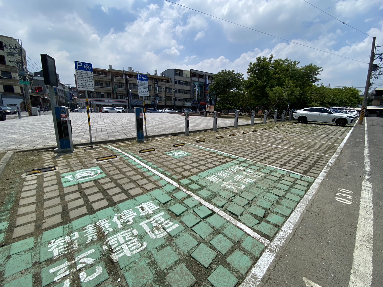 台南市充電樁建置預計年底達1000槍 黃偉哲期讓台南37區均有充電樁